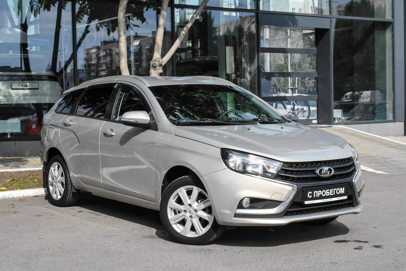 Lada (ВАЗ) Vesta, I SW 1.6 MT (106 л.с.) 2020