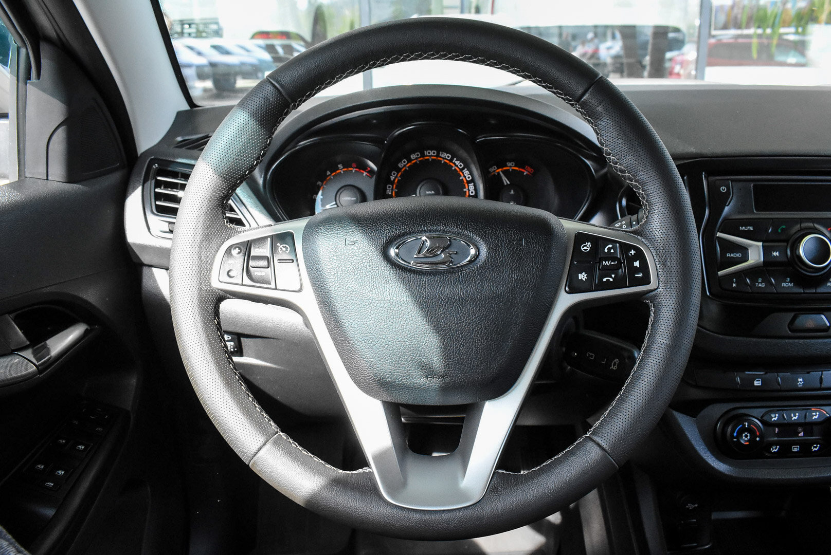 Lada (ВАЗ) Vesta, I SW 1.6 MT (106 л.с.) 2020