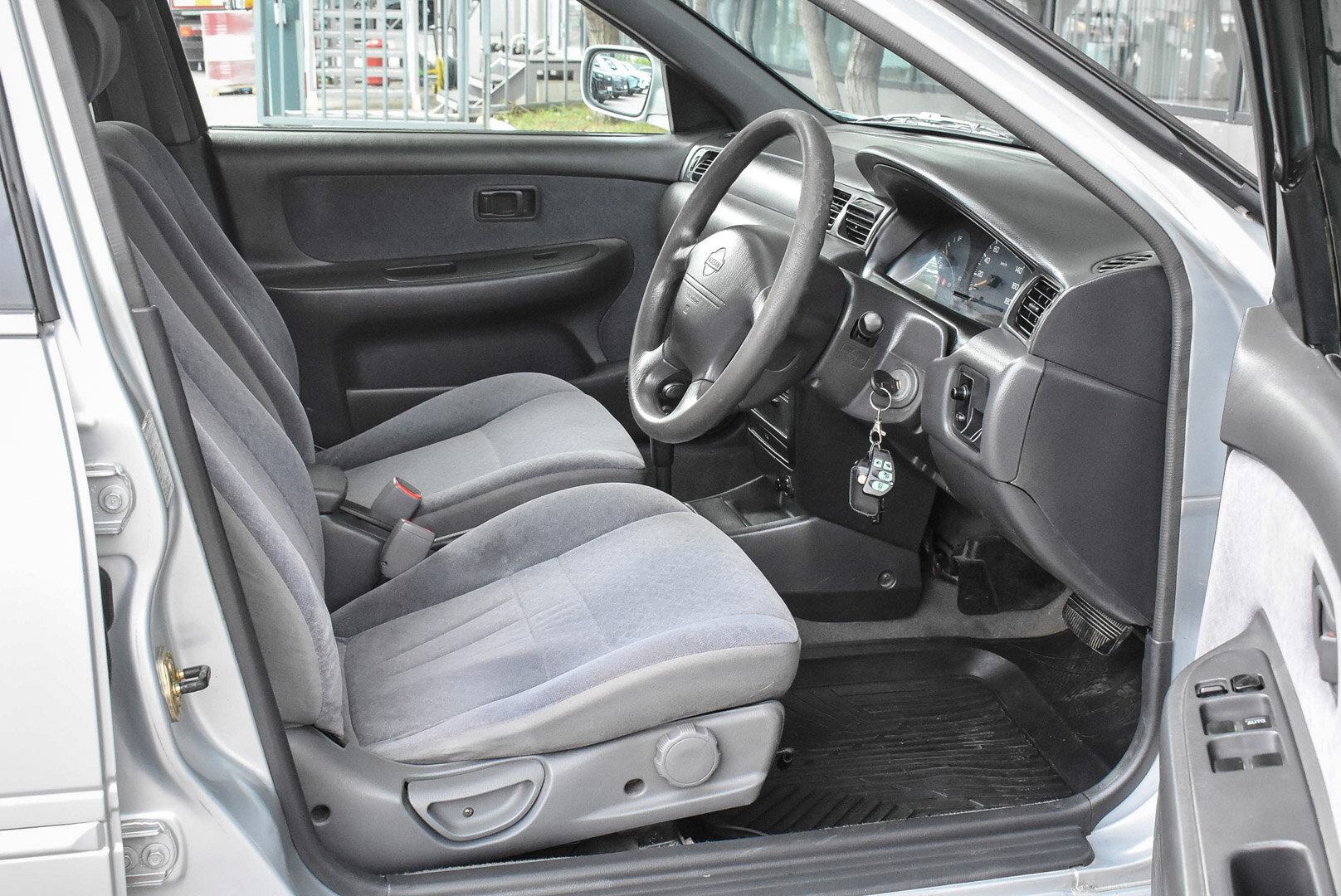 Nissan Sunny, B14 1.5 AT (105 л.с.) 1998