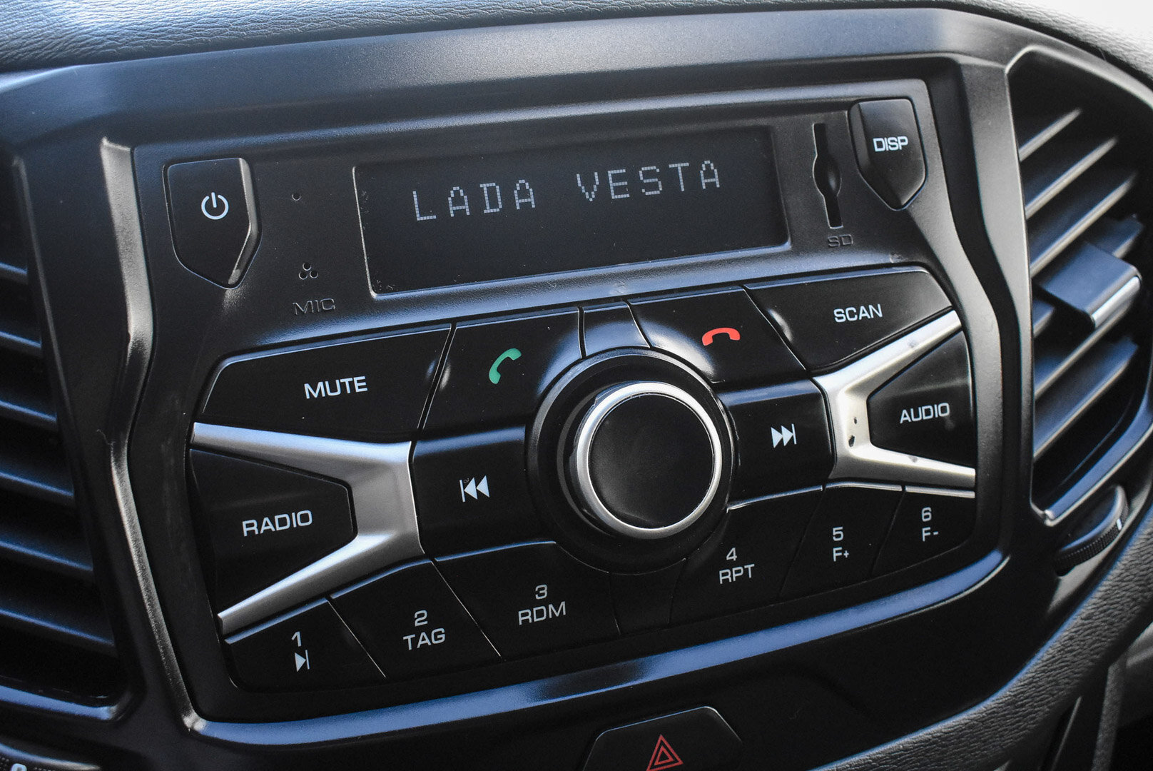 Lada (ВАЗ) Vesta, I 1.6 AMT (106 л.с.) 2016