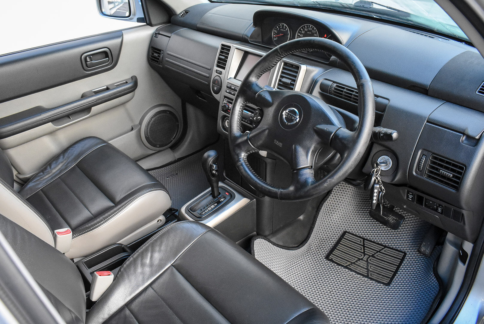 Nissan X-Trail, I Рестайлинг 2.0 AT (150 л.с.) 4WD 2004