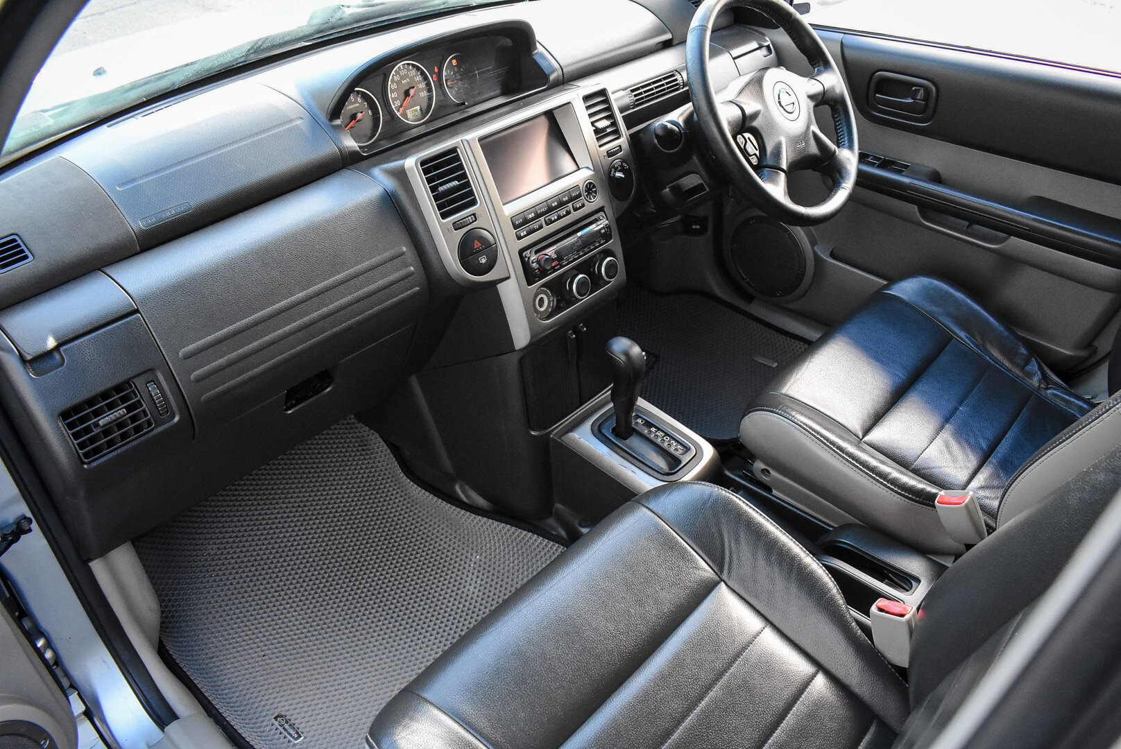 Nissan X-Trail, I Рестайлинг 2.0 AT (150 л.с.) 4WD 2004