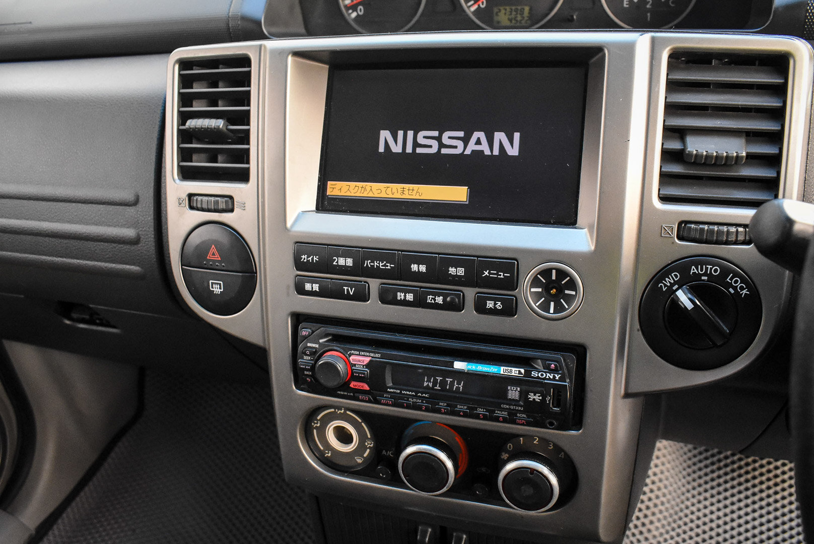 Nissan X-Trail, I Рестайлинг 2.0 AT (150 л.с.) 4WD 2004
