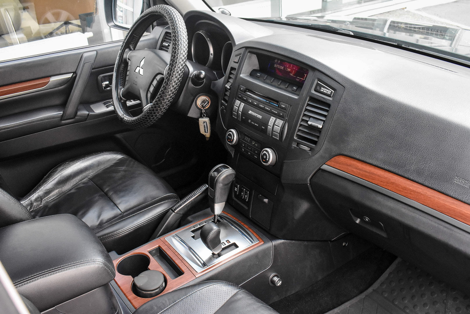 Mitsubishi Pajero, IV 3.2d AT (165 л.с.) 4WD 2008
