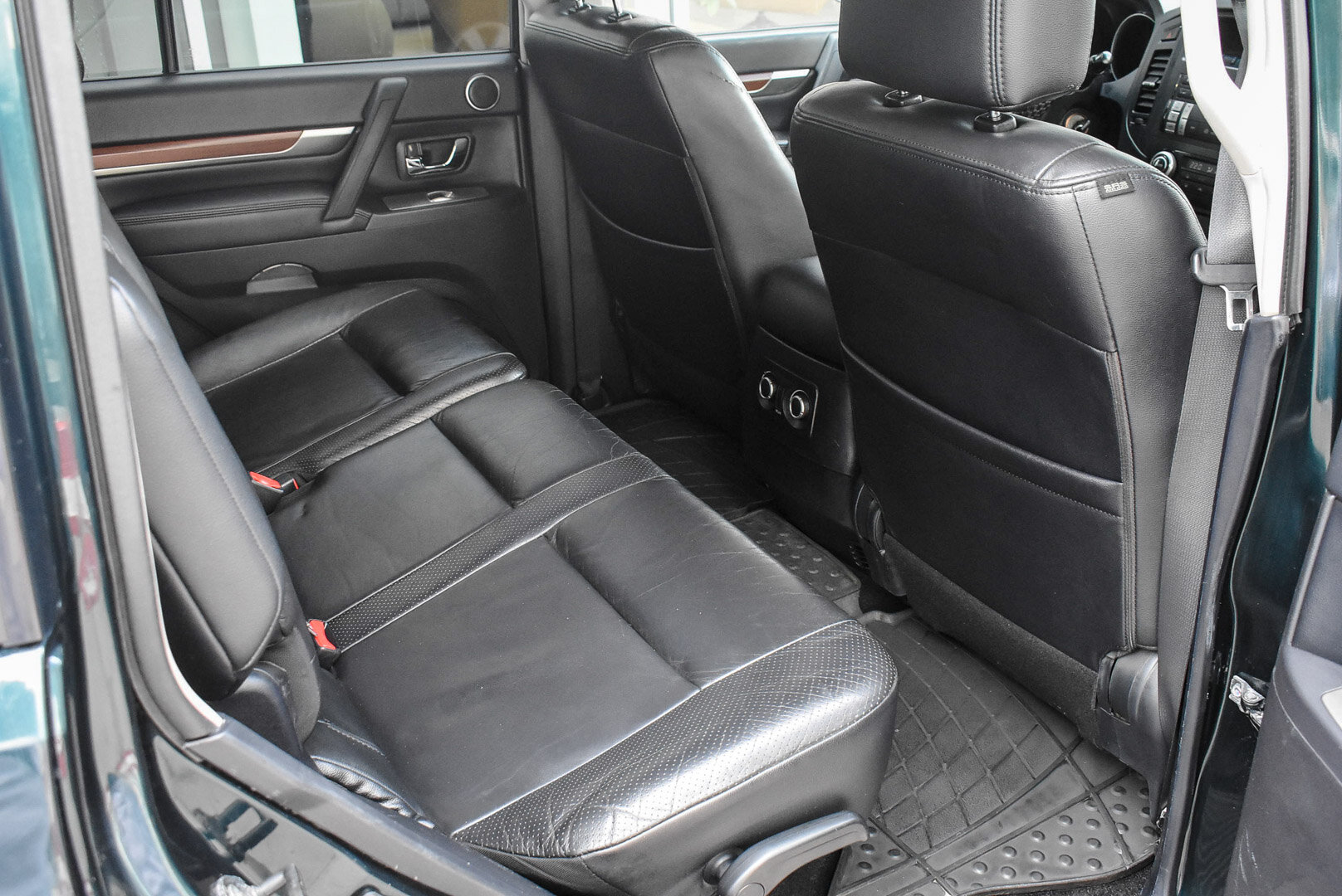 Mitsubishi Pajero, IV 3.2d AT (165 л.с.) 4WD 2008