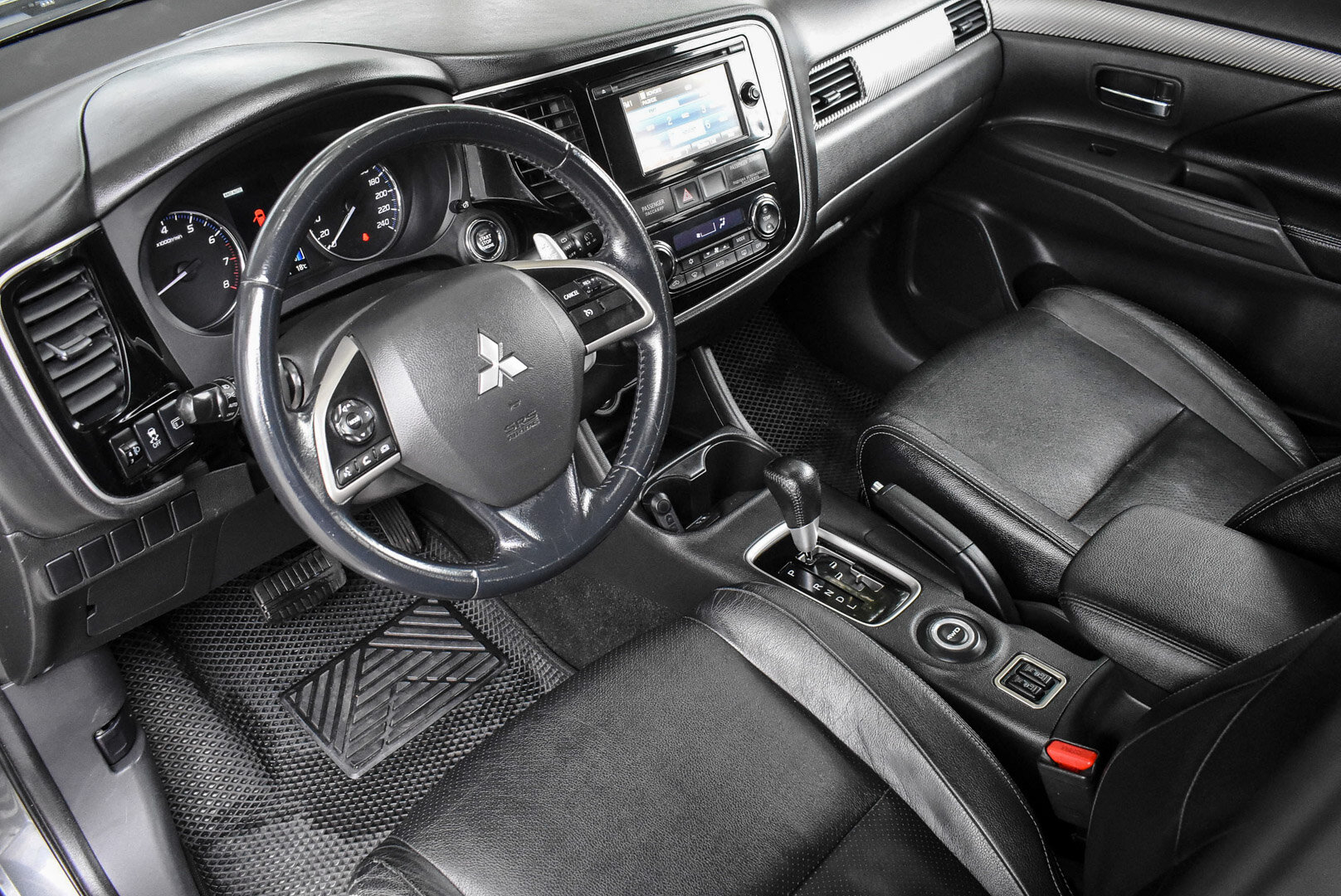 Mitsubishi Outlander, III 2.4 CVT (167 л.с.) 4WD 2013