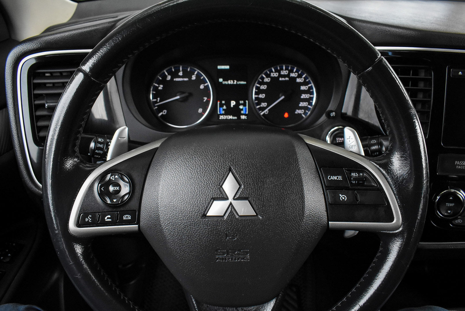 Mitsubishi Outlander, III 2.4 CVT (167 л.с.) 4WD 2013