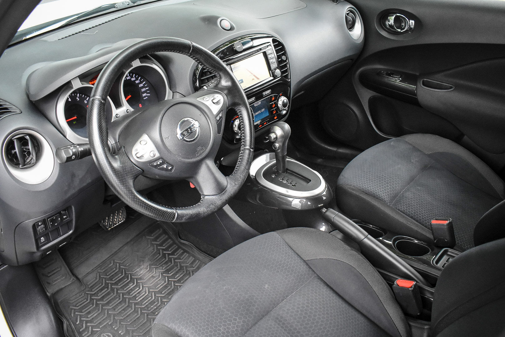 Nissan Juke, I 1.6 CVT (117 л.с.) 2014