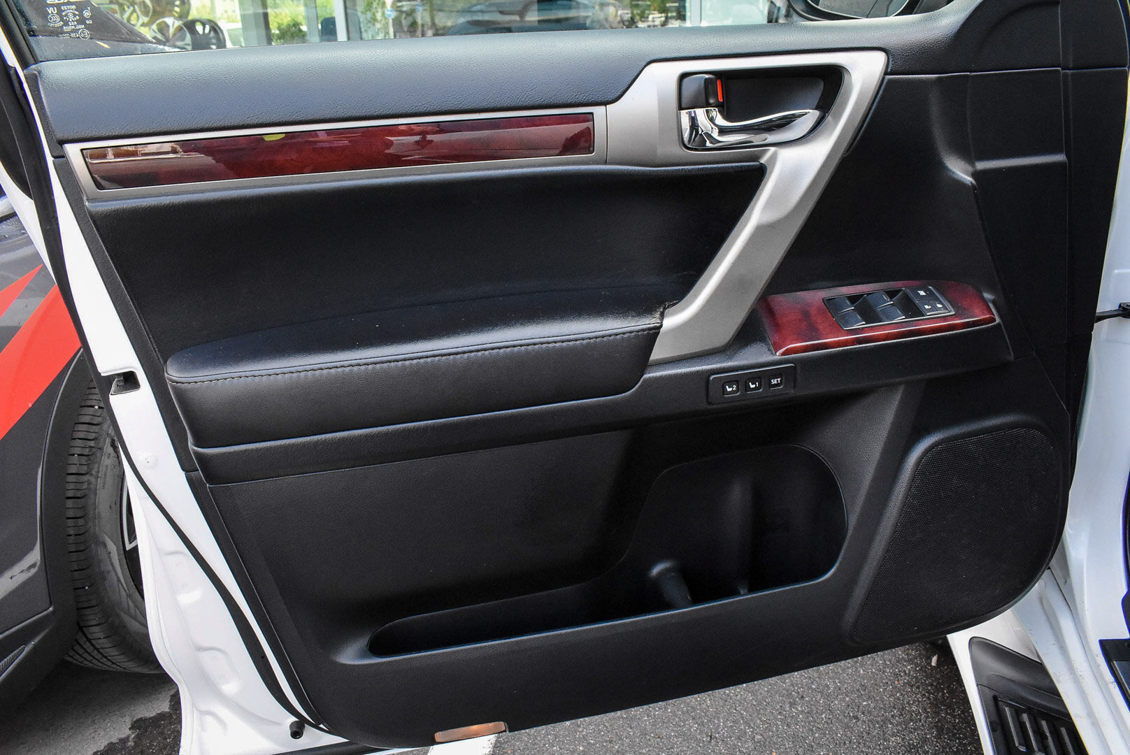 Lexus GX, II 460 4.6 AT (296 л.с.) 4WD 2011