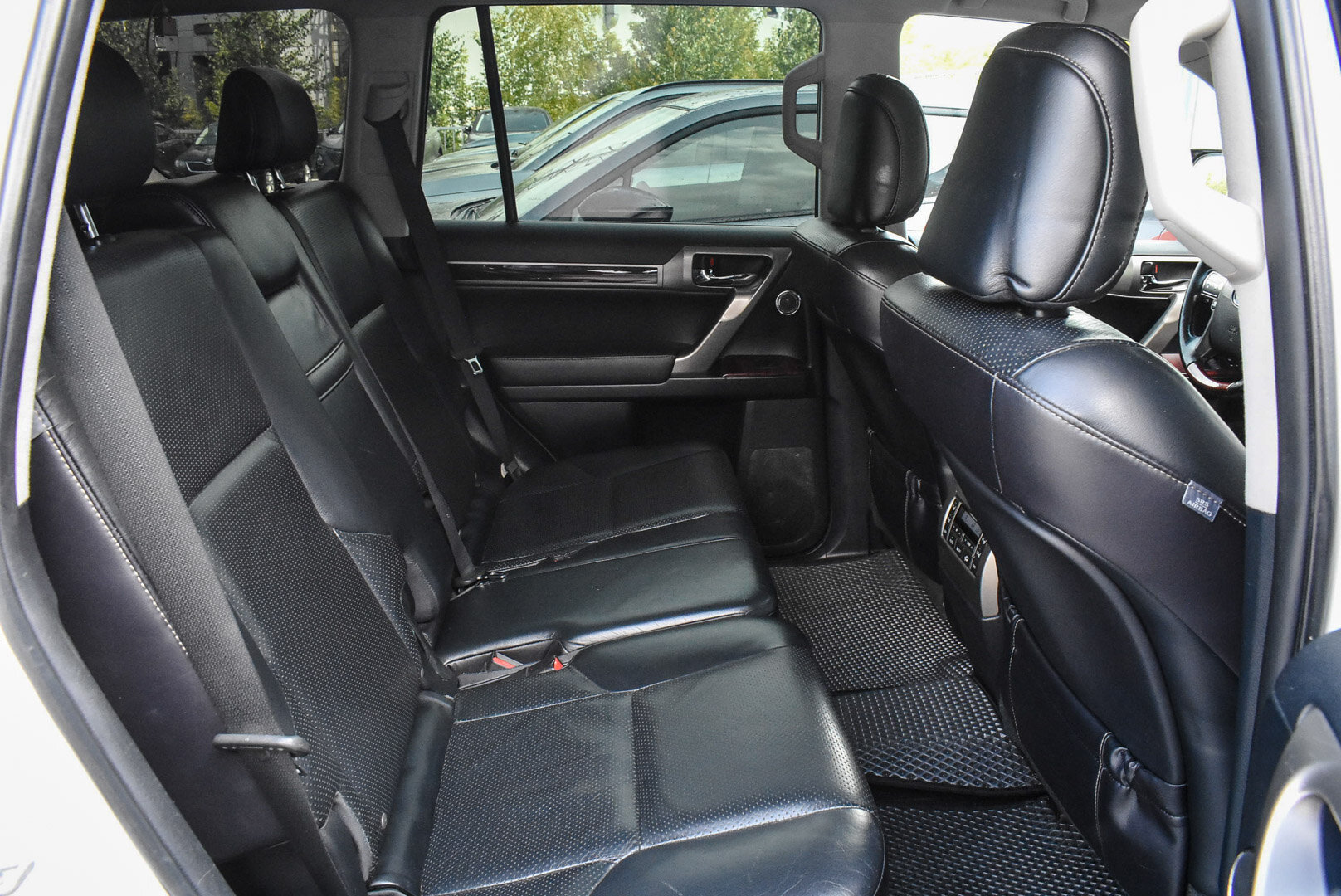 Lexus GX, II 460 4.6 AT (296 л.с.) 4WD 2011