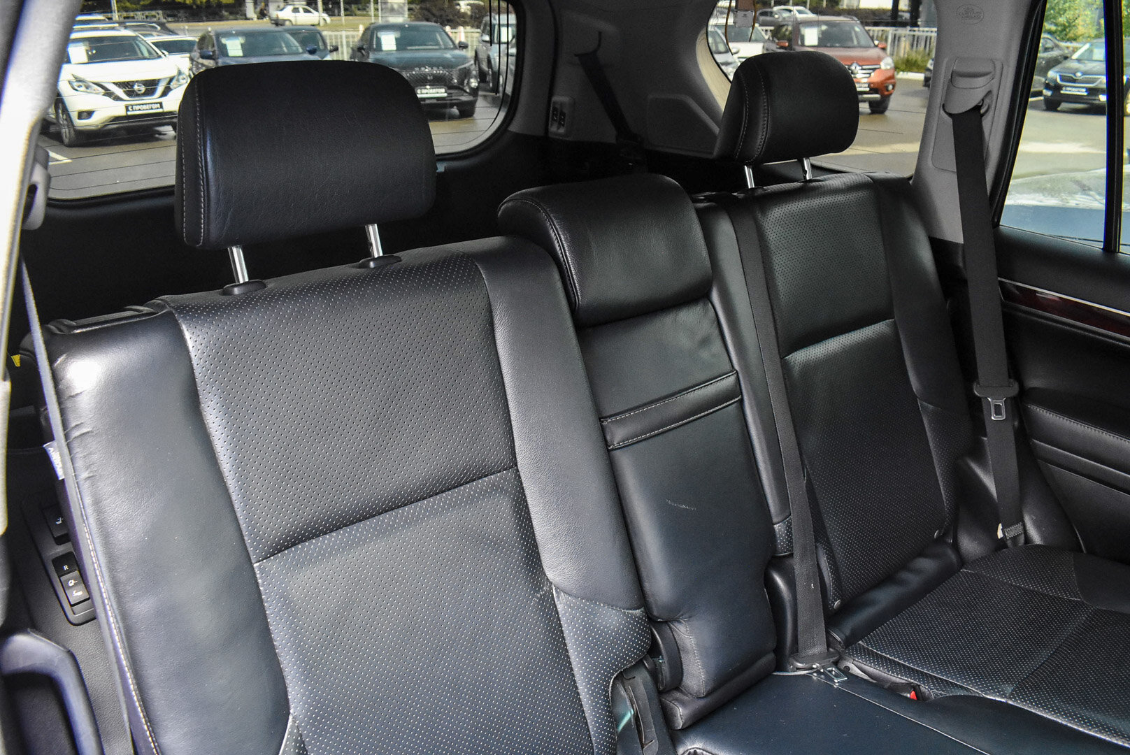 Lexus GX, II 460 4.6 AT (296 л.с.) 4WD 2011