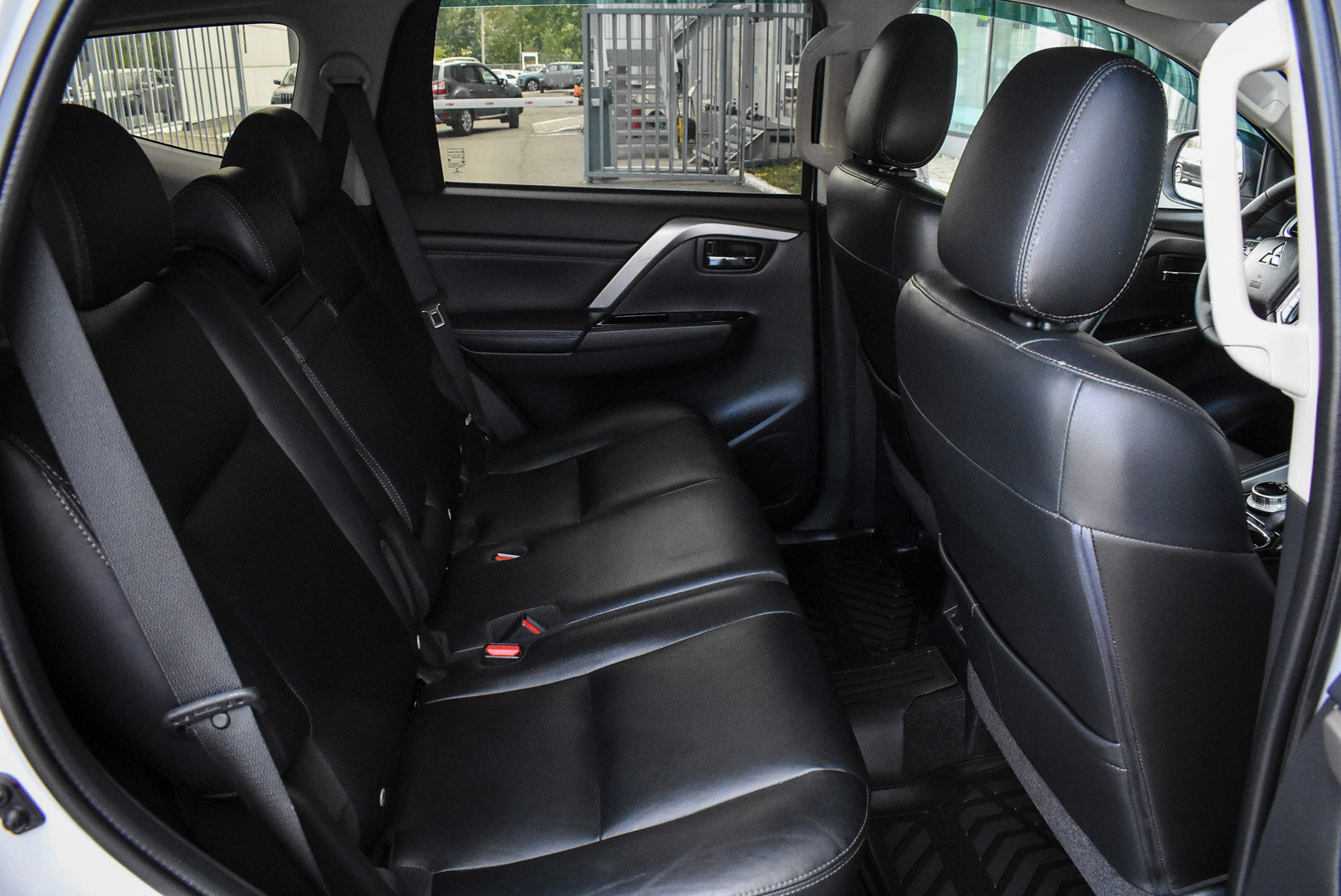Mitsubishi Montero Sport, III Рестайлинг 3.0 AT (209 л.с.) 4WD 2021