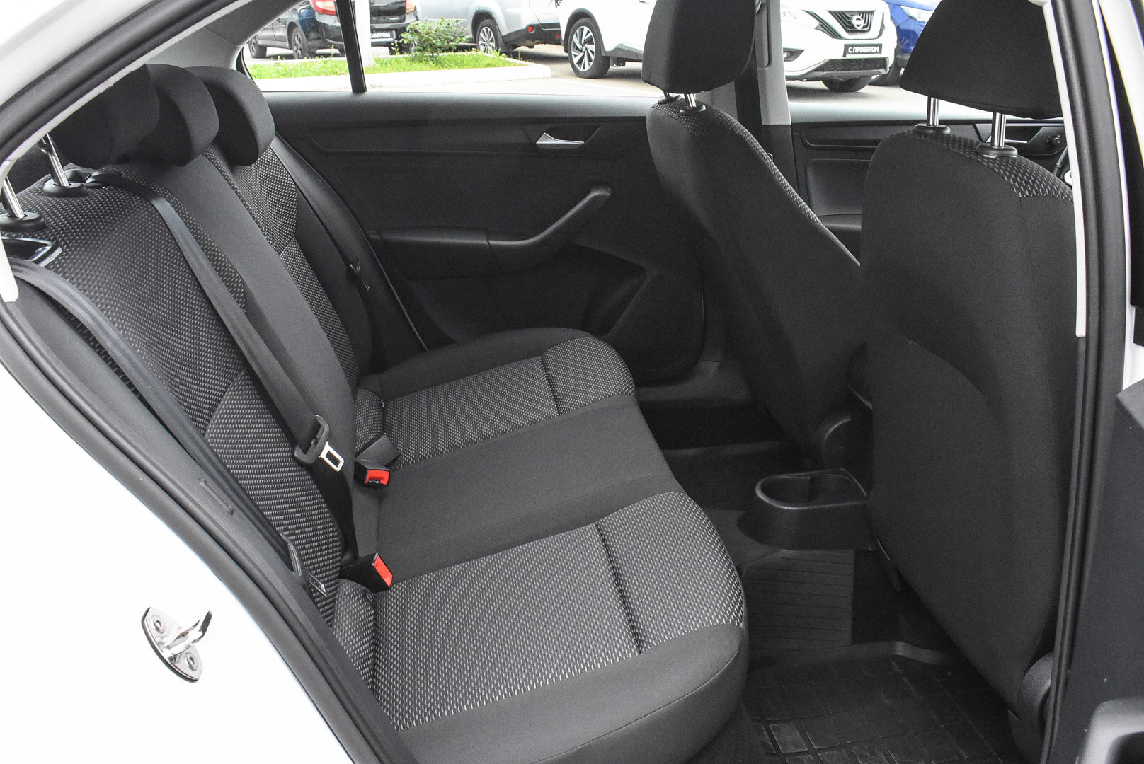 Volkswagen Polo, VI 1.6 AT (110 л.с.) 2022