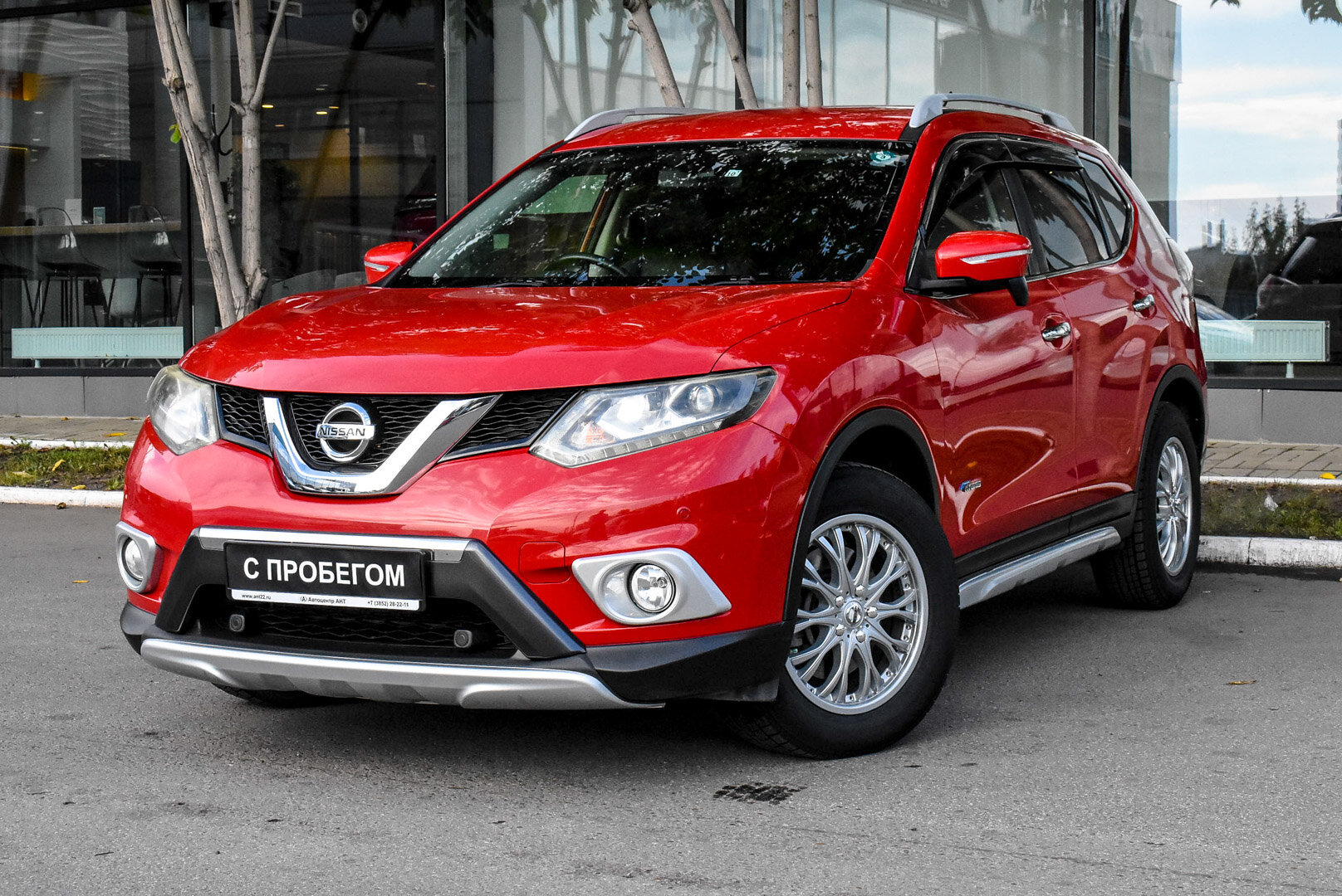 Nissan X-Trail, III 2.0hyb CVT (147 л.с.) 4WD 2015