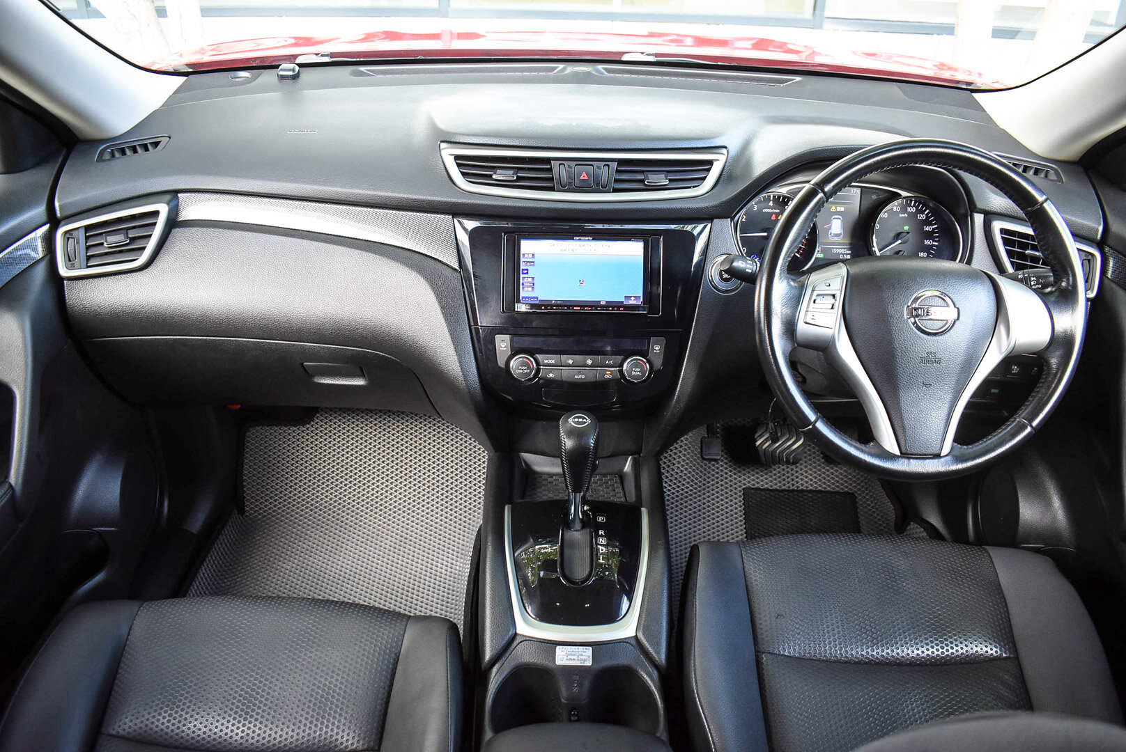 Nissan X-Trail, III 2.0hyb CVT (147 л.с.) 4WD 2015