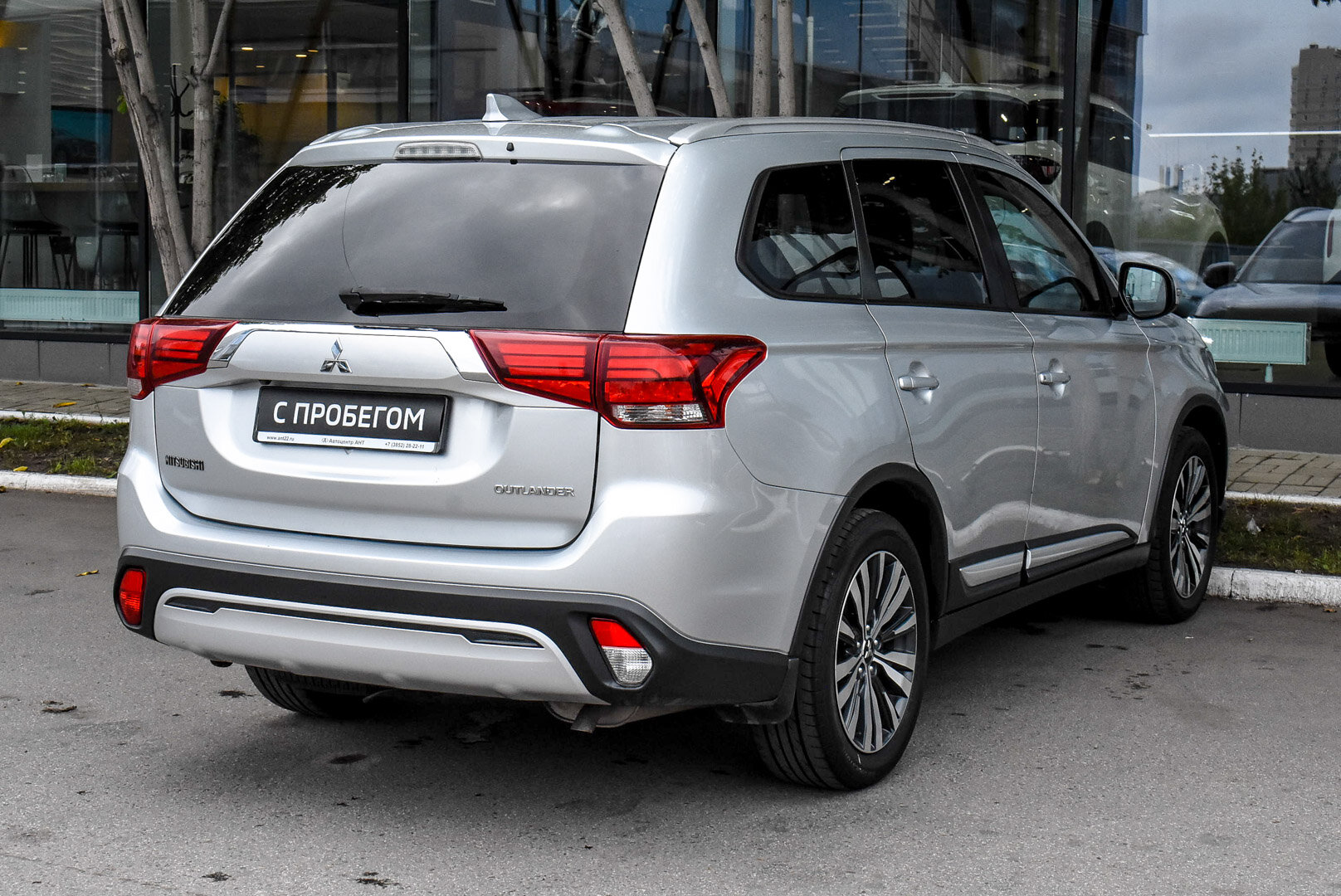 Mitsubishi Outlander, III Рестайлинг 3 2.0 CVT (146 л.с.) 2019