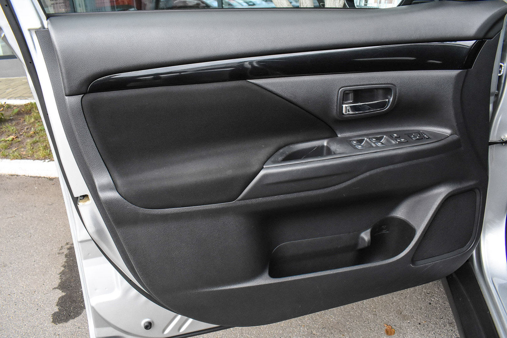Mitsubishi Outlander, III Рестайлинг 3 2.0 CVT (146 л.с.) 2019