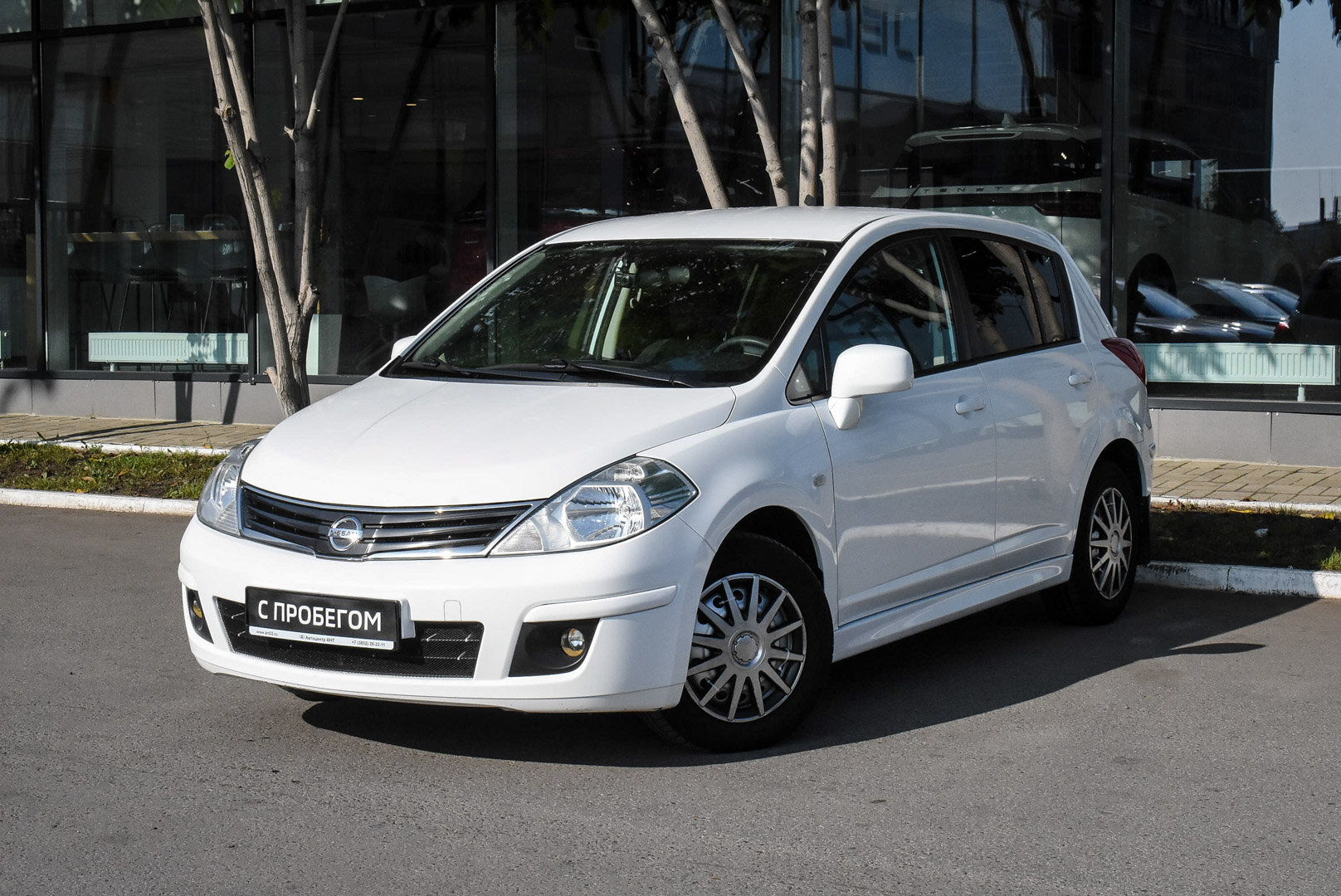 Nissan Tiida, I Рестайлинг 1.6 AT (110 л.с.) 2013