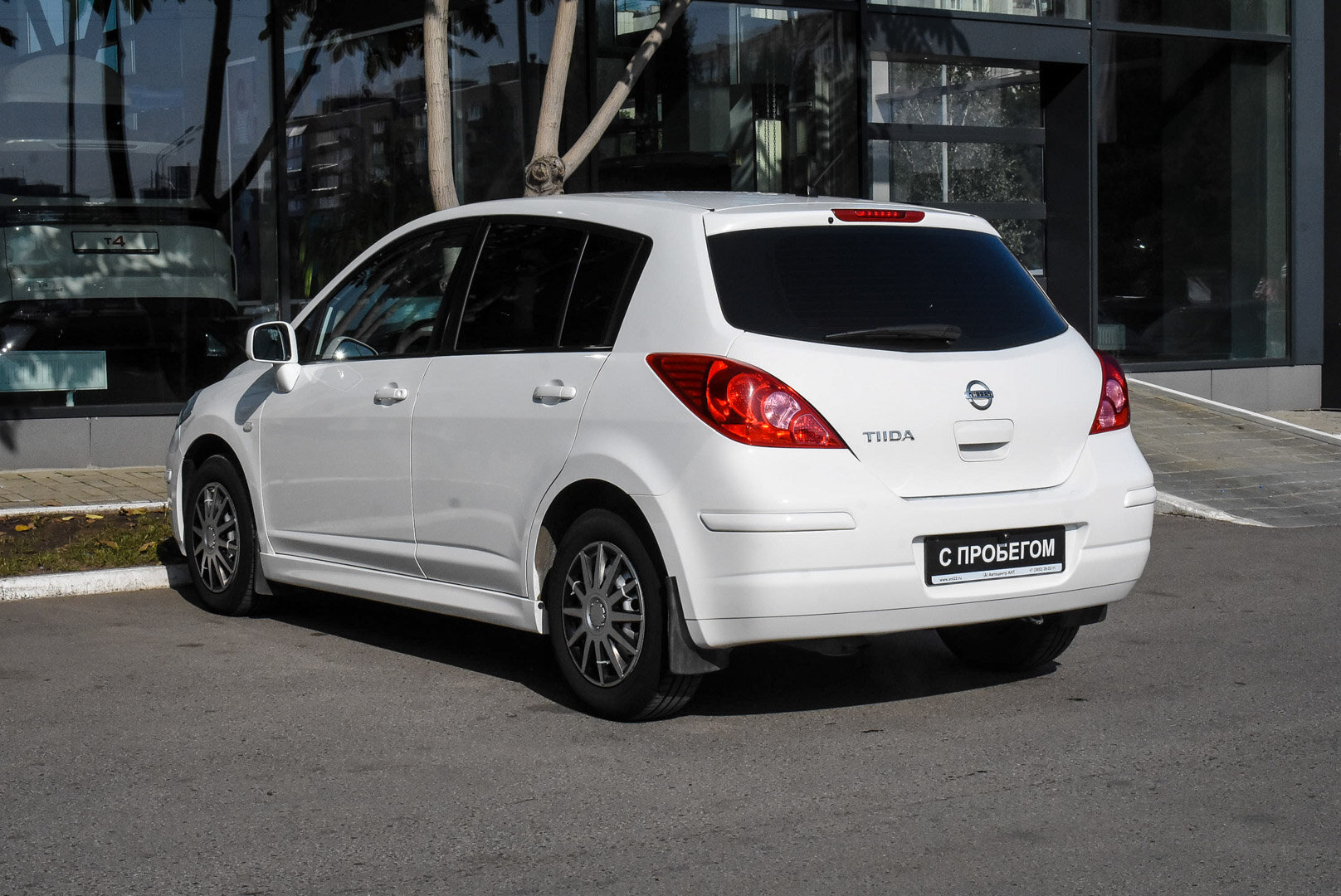 Nissan Tiida, I Рестайлинг 1.6 AT (110 л.с.) 2013
