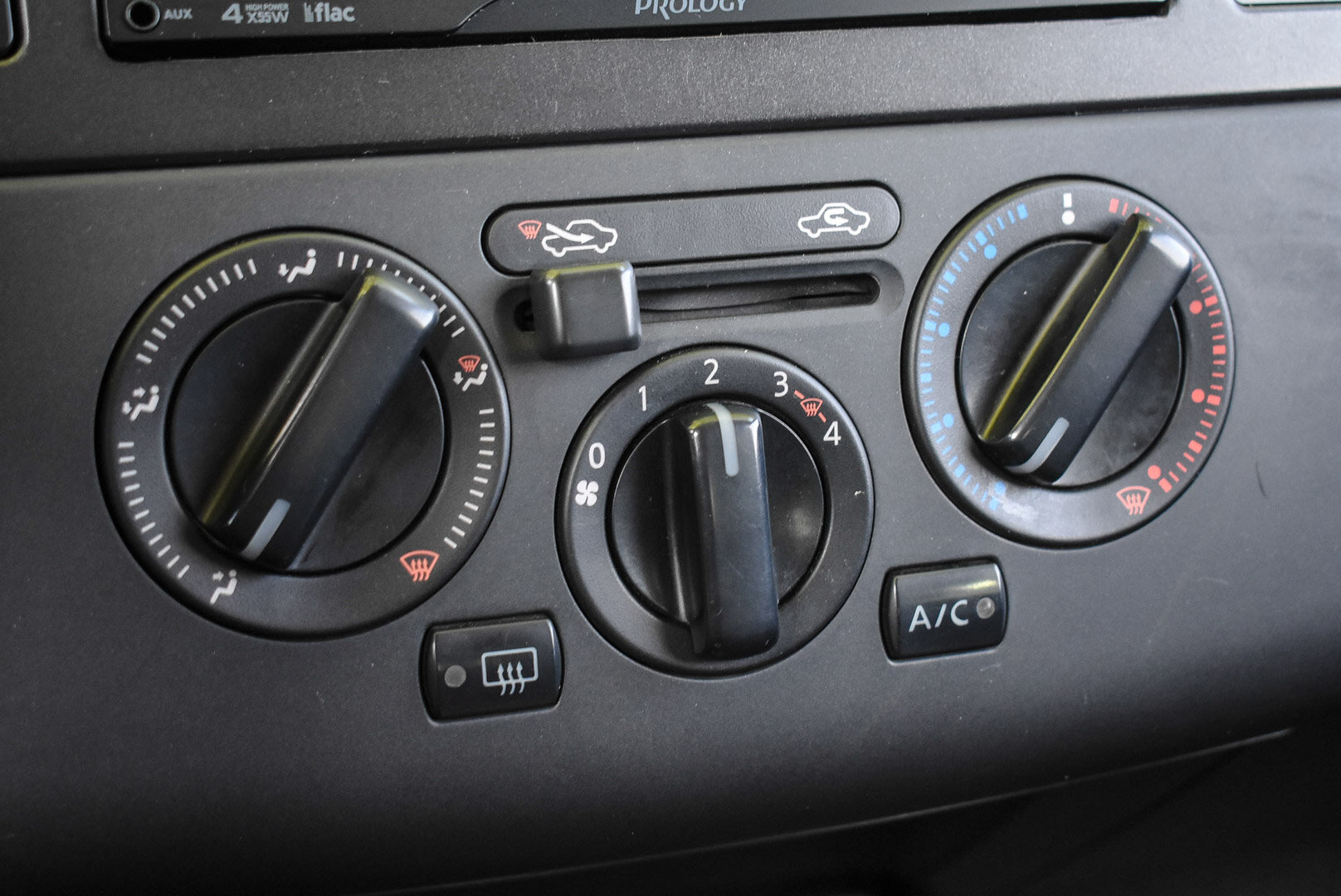 Nissan Tiida, I Рестайлинг 1.6 AT (110 л.с.) 2013