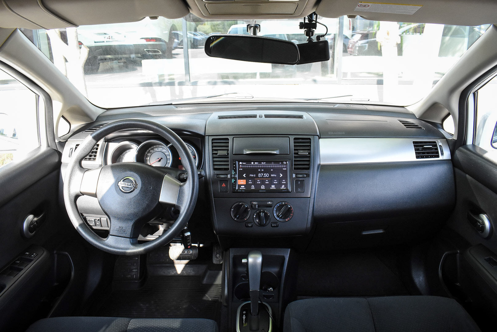 Nissan Tiida, I Рестайлинг 1.6 AT (110 л.с.) 2013