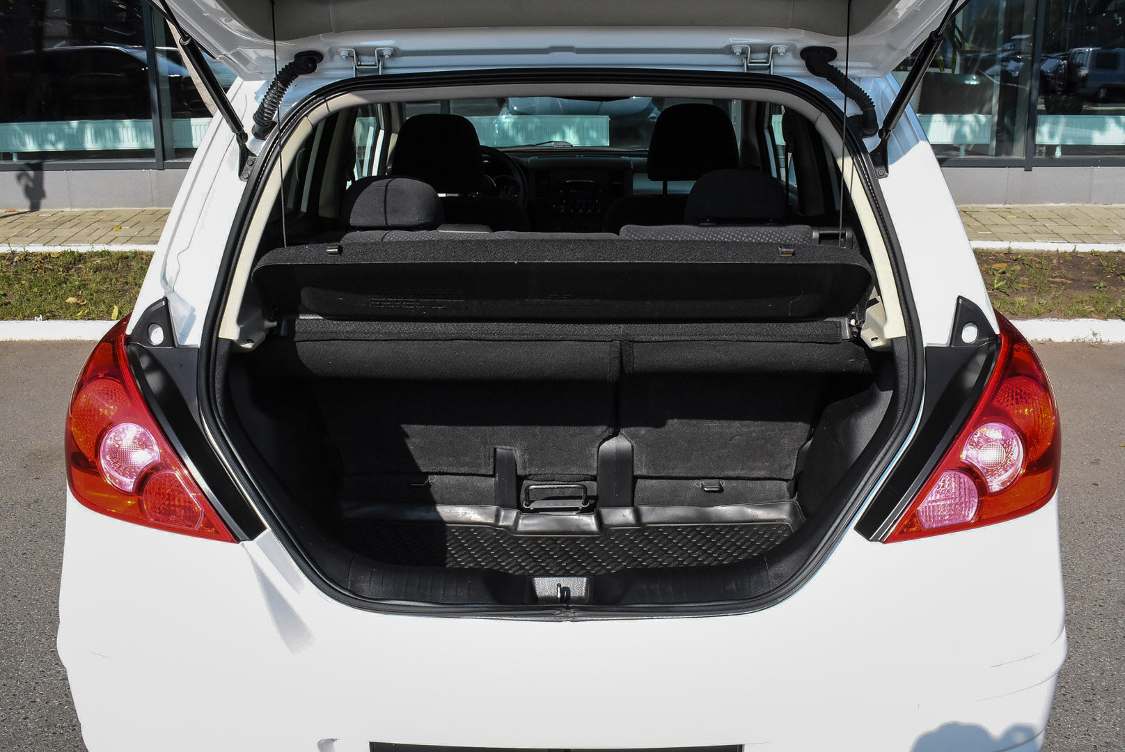 Nissan Tiida, I Рестайлинг 1.6 AT (110 л.с.) 2013