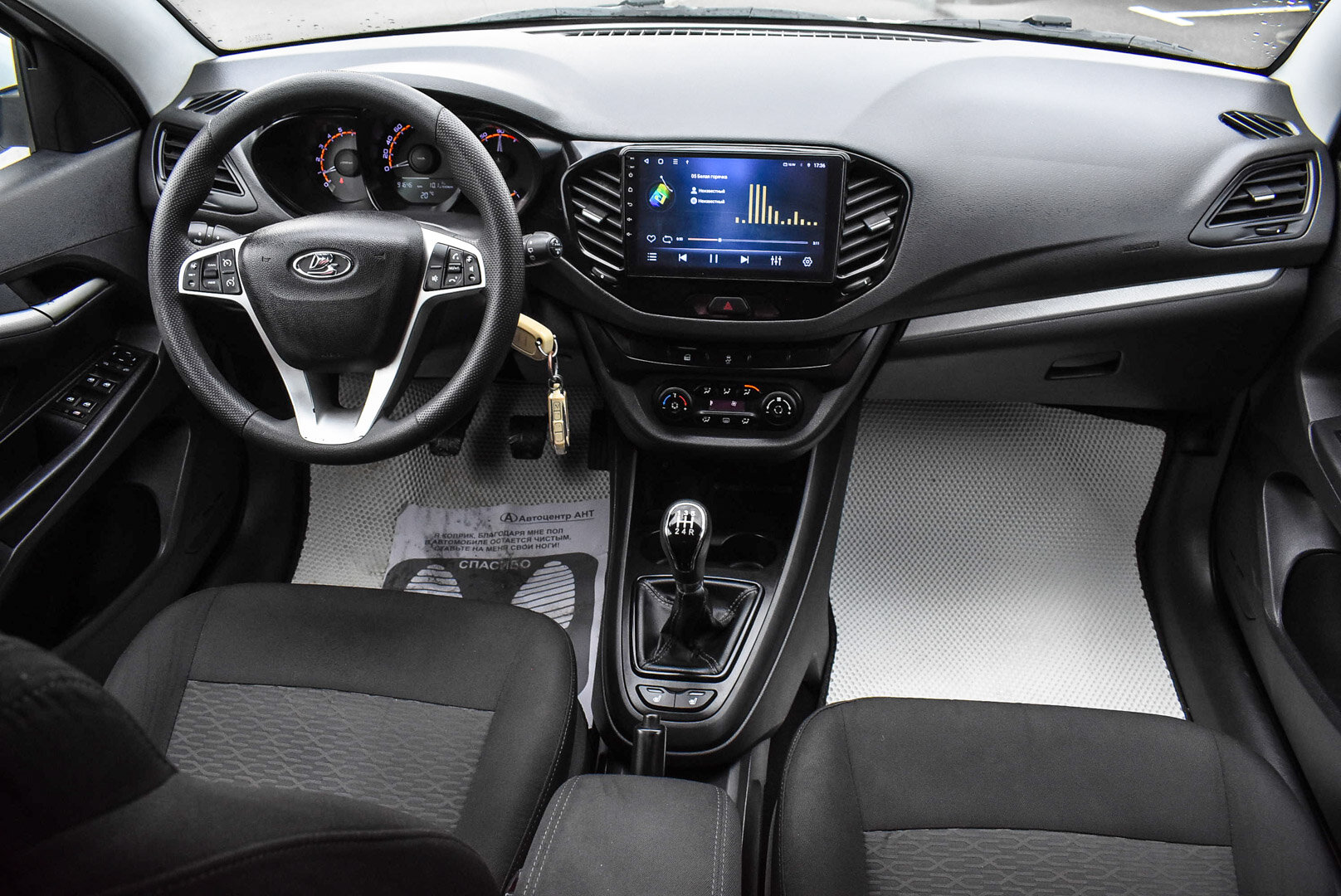 Lada (ВАЗ) Vesta, I SW 1.6 MT (106 л.с.) 2021