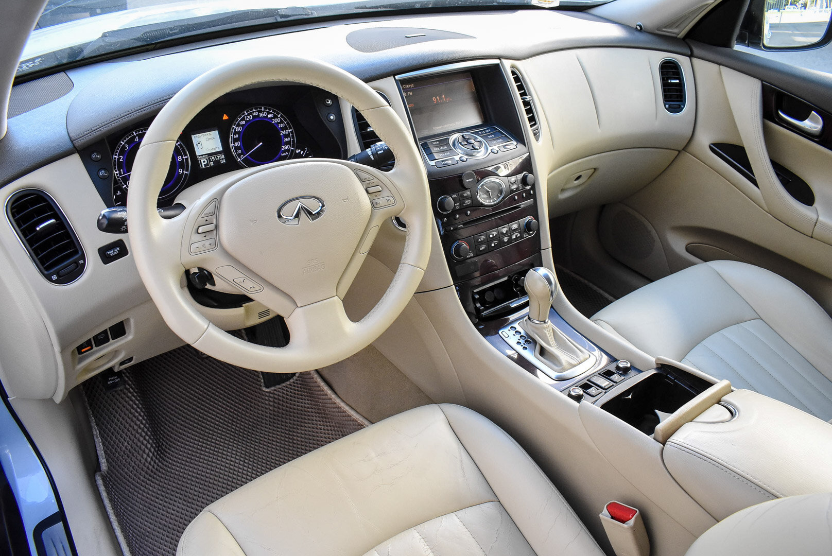 Infiniti EX, I (J50) EX25 2.5 AT (222 л.с.) 4WD 2011