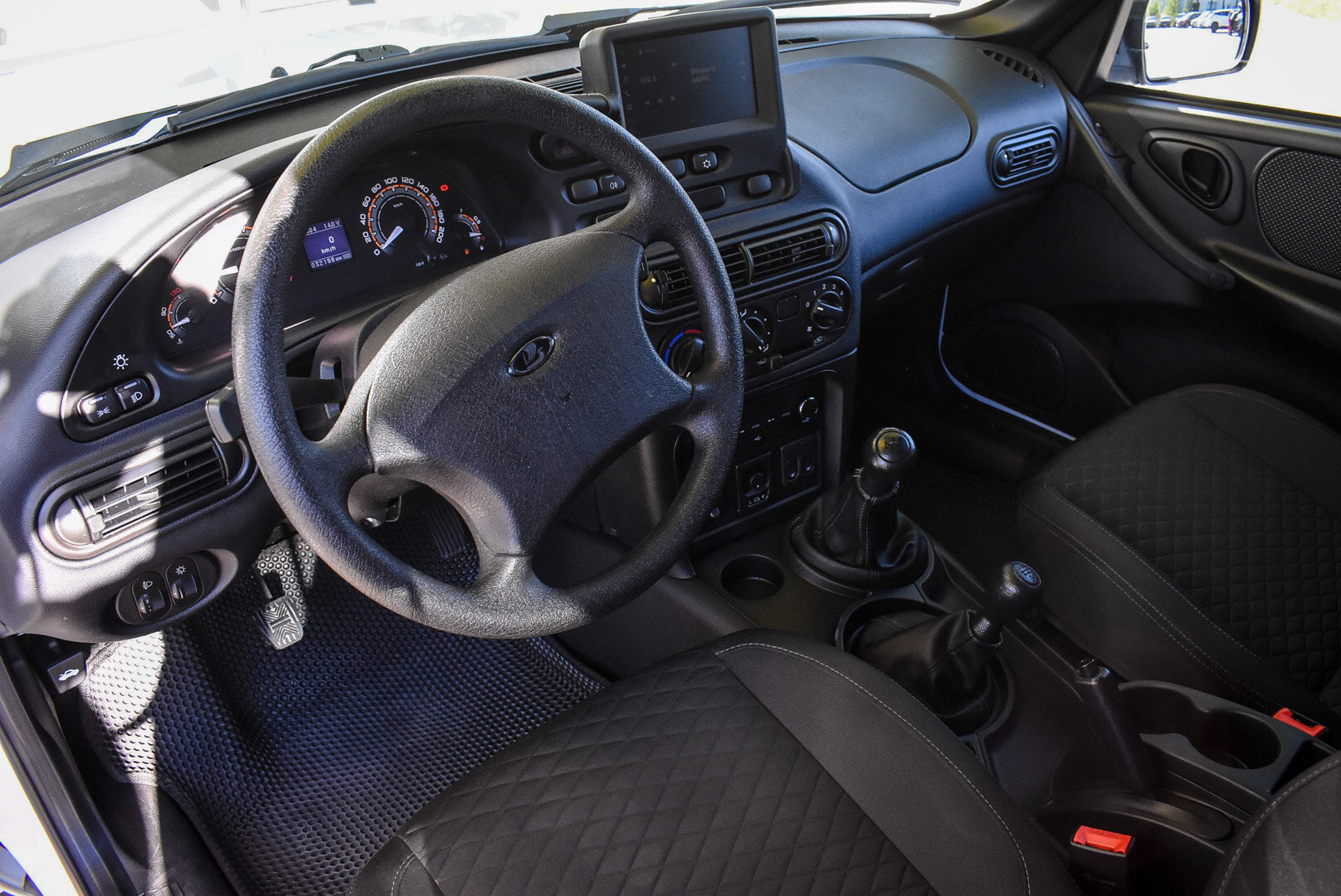 Lada (ВАЗ) Niva Travel, I 1.7 MT (83 л.с.) 4WD 2024