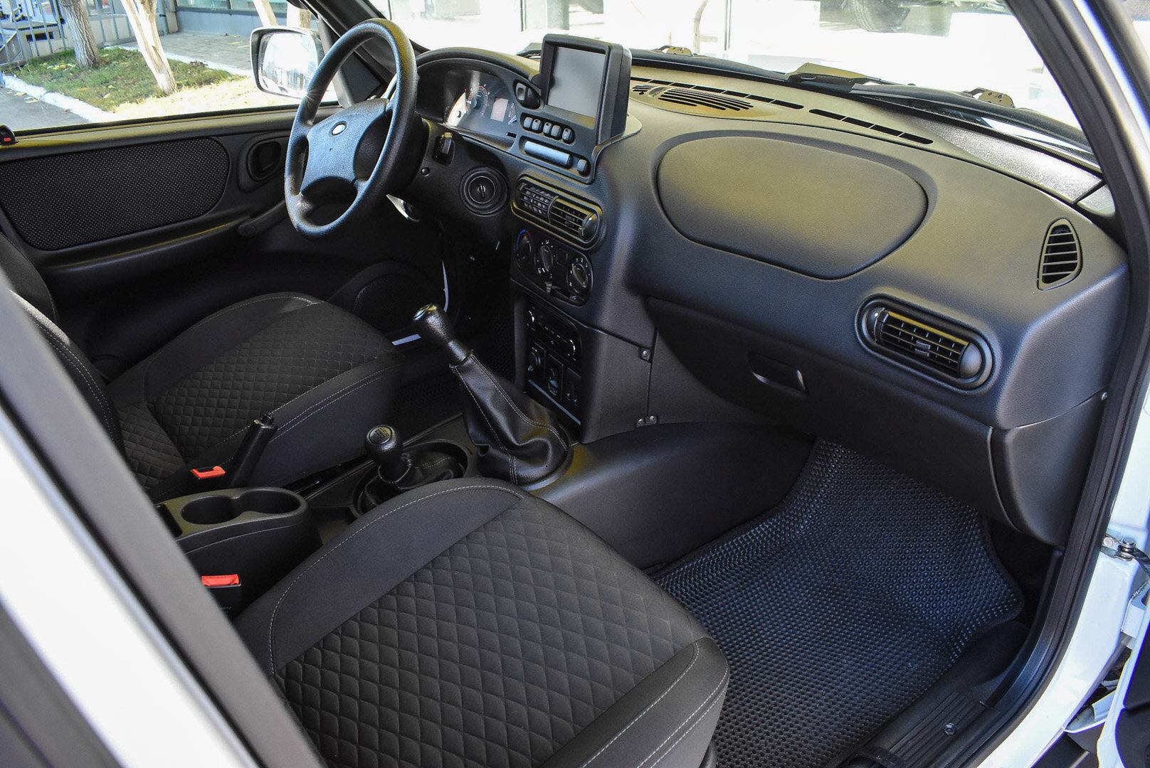 Lada (ВАЗ) Niva Travel, I 1.7 MT (83 л.с.) 4WD 2024