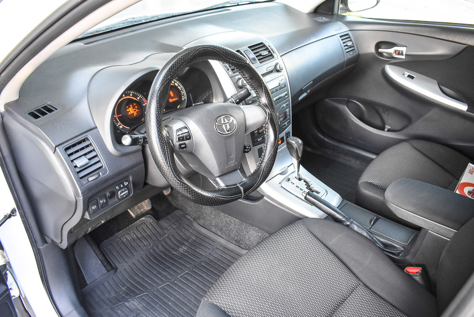 Toyota Corolla, X (E140, E150) Рестайлинг 1.6 AT (124 л.с.) 2011