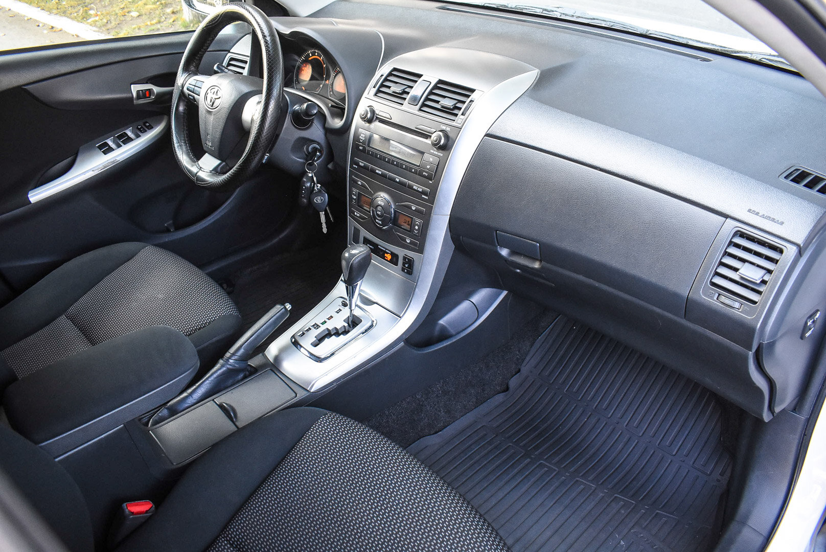 Toyota Corolla, X (E140, E150) Рестайлинг 1.6 AT (124 л.с.) 2011