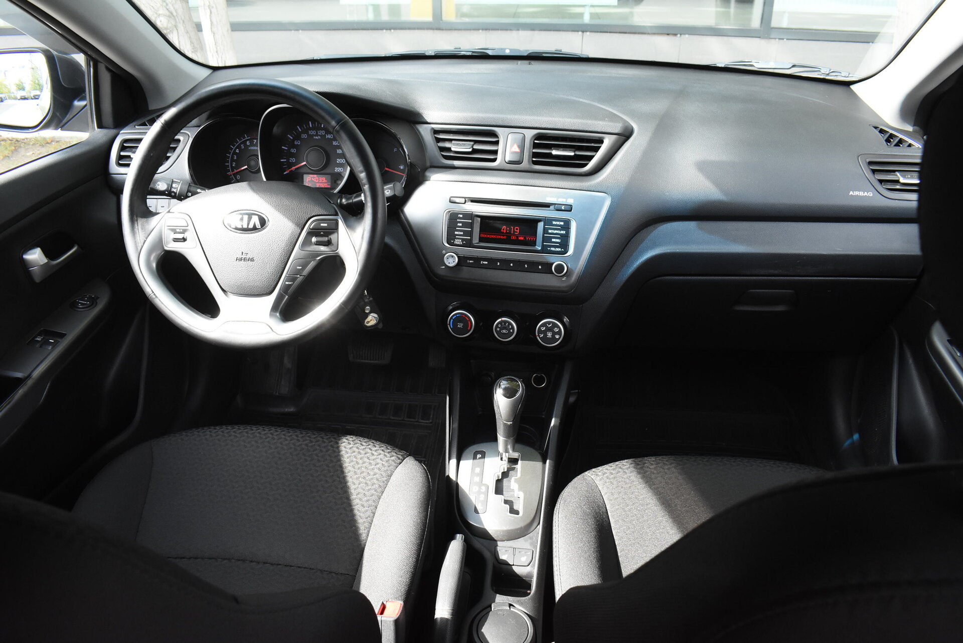 Kia Rio, III Рестайлинг 1.4 AT (107 л.с.) 2016