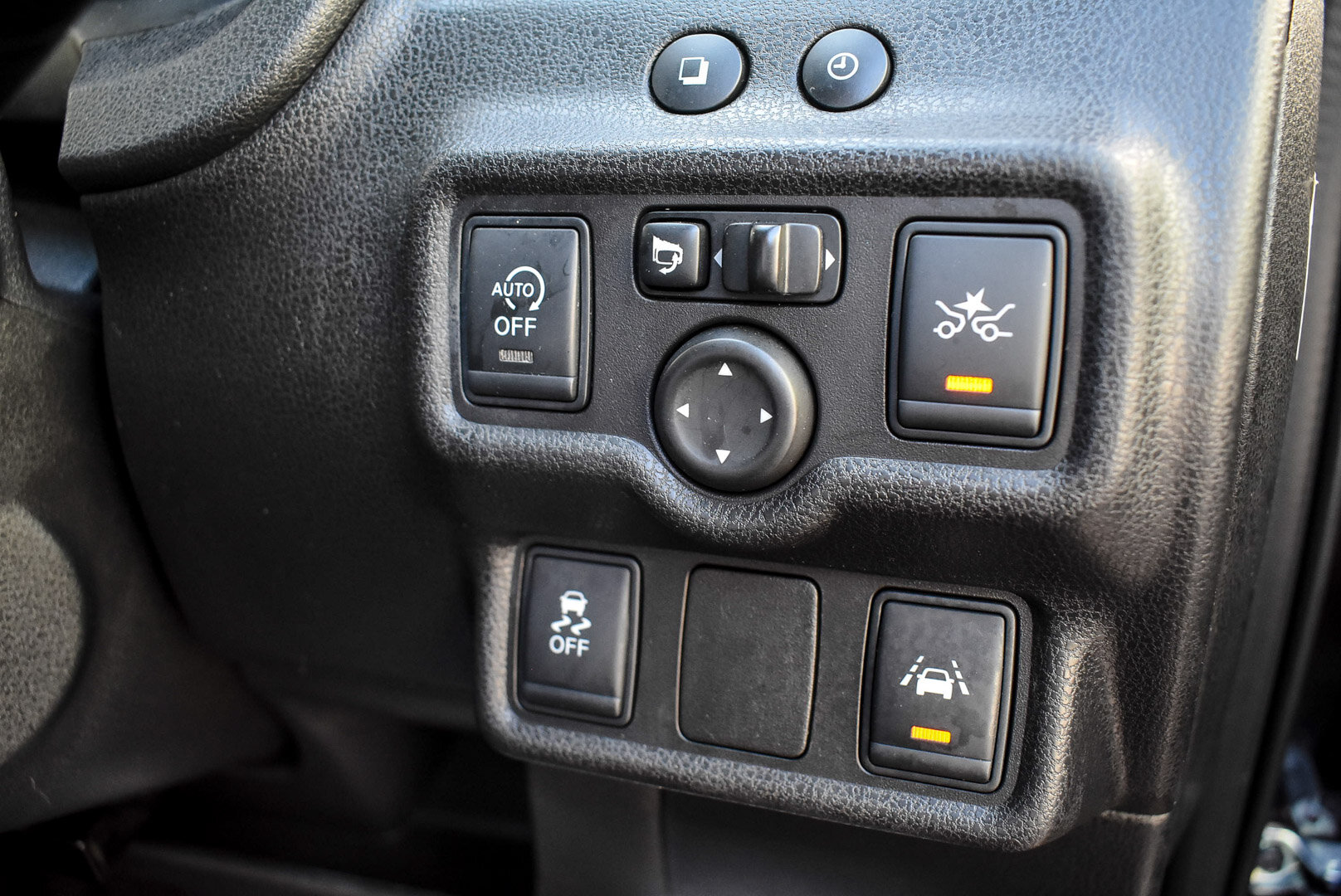 Nissan Note, II 1.2 CVT (98 л.с.) 2015