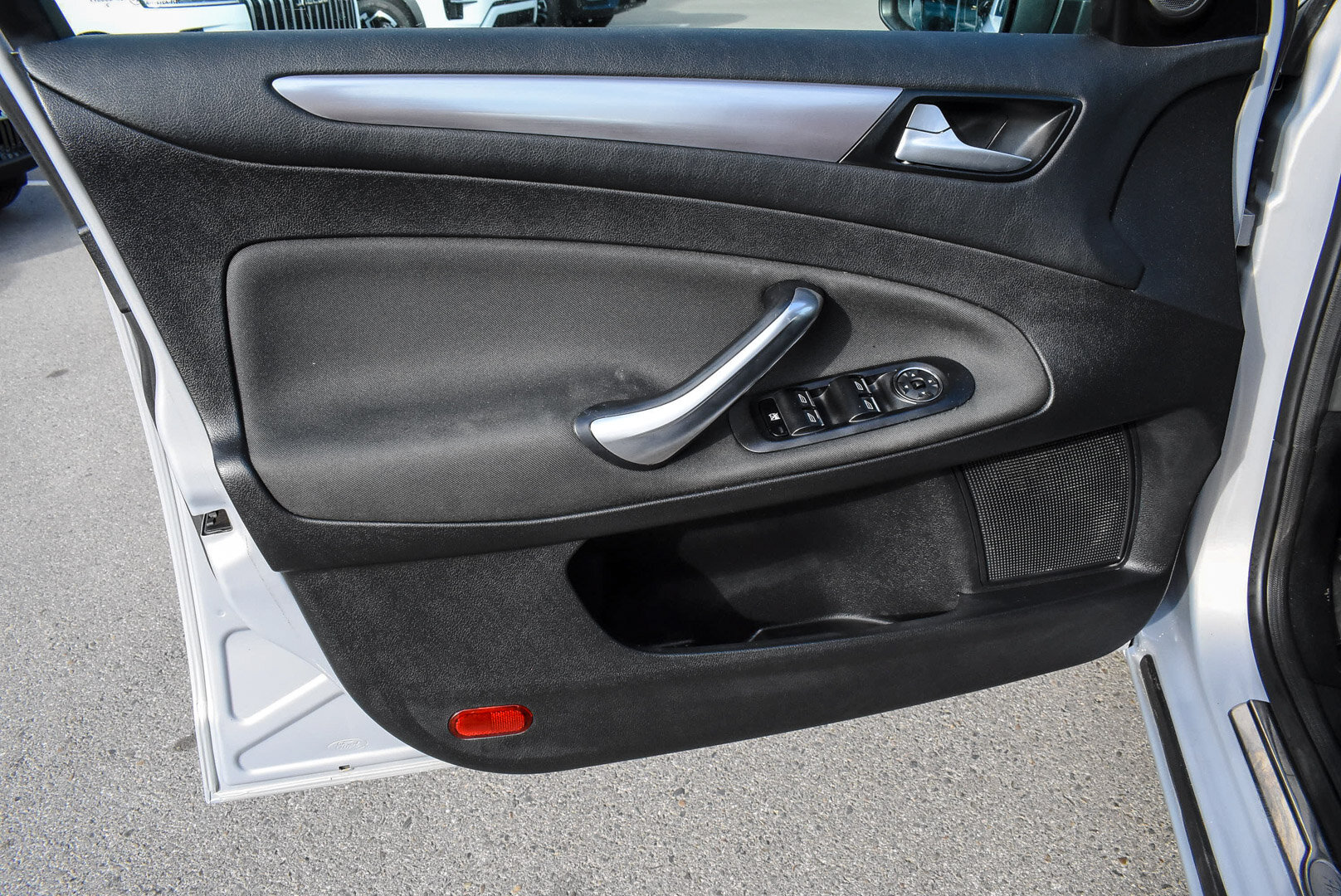 Ford Mondeo, IV Рестайлинг 2.0 MT (145 л.с.) 2012