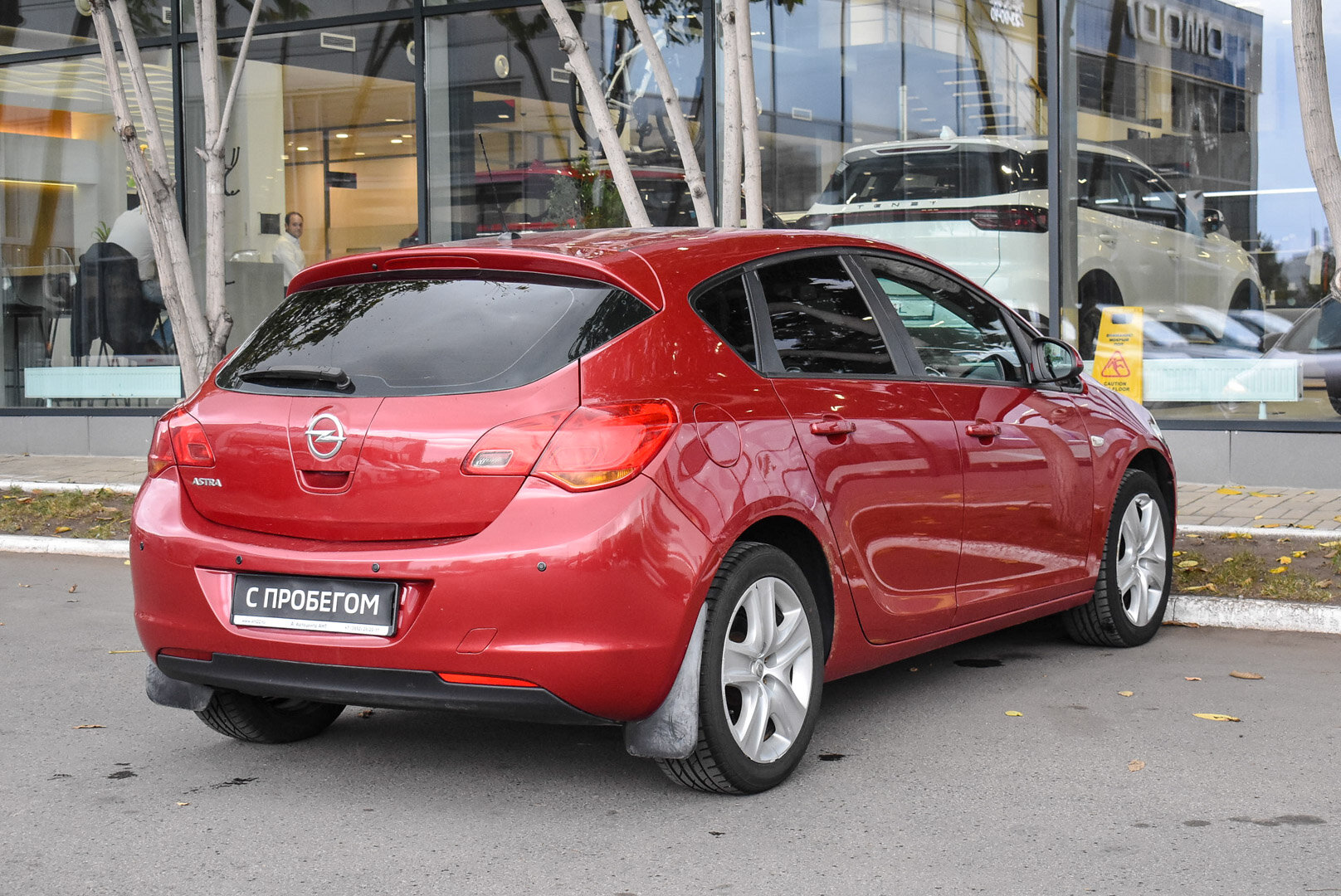 Opel Astra, J 1.6 AT (115 л.с.) 2010