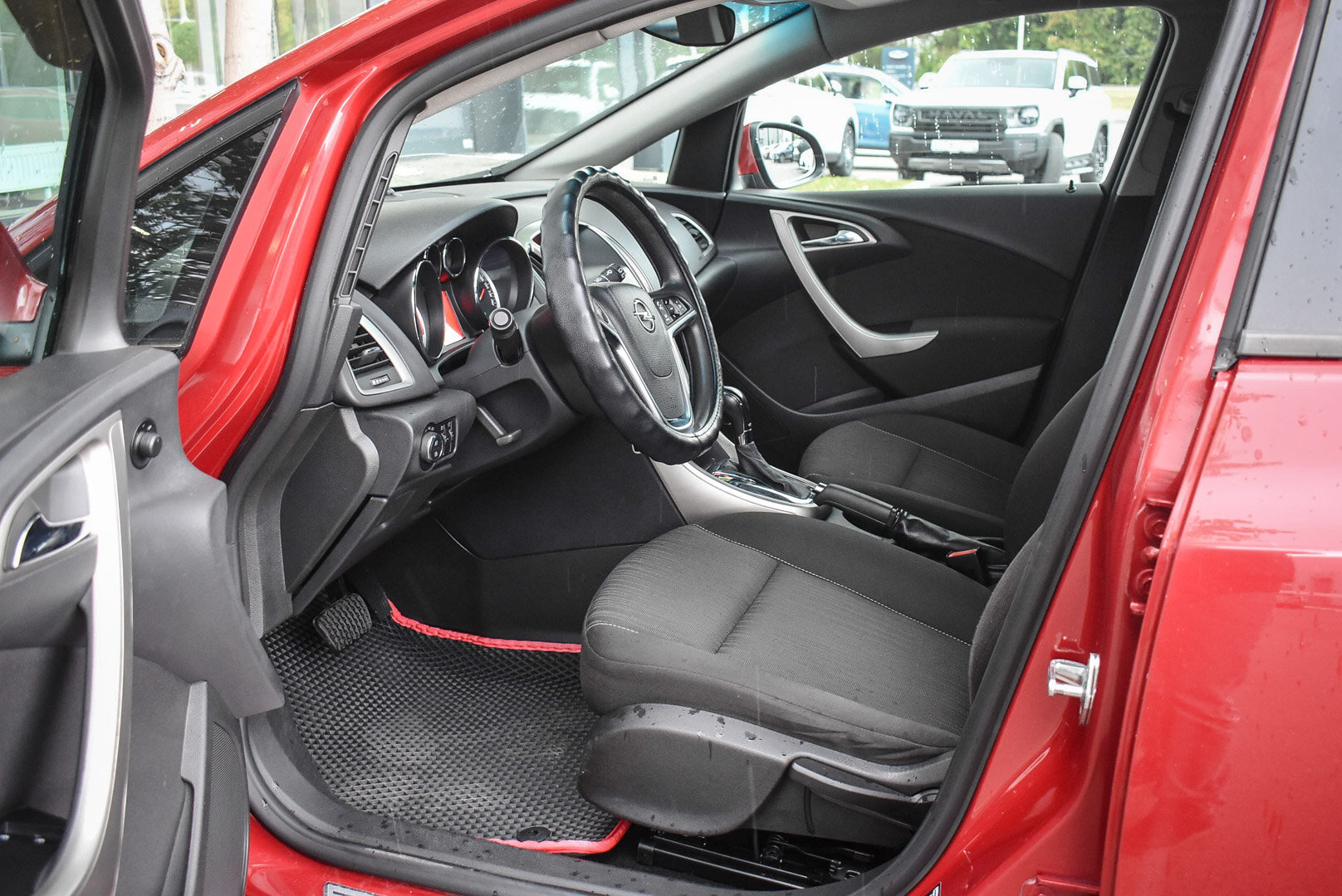 Opel Astra, J 1.6 AT (115 л.с.) 2010