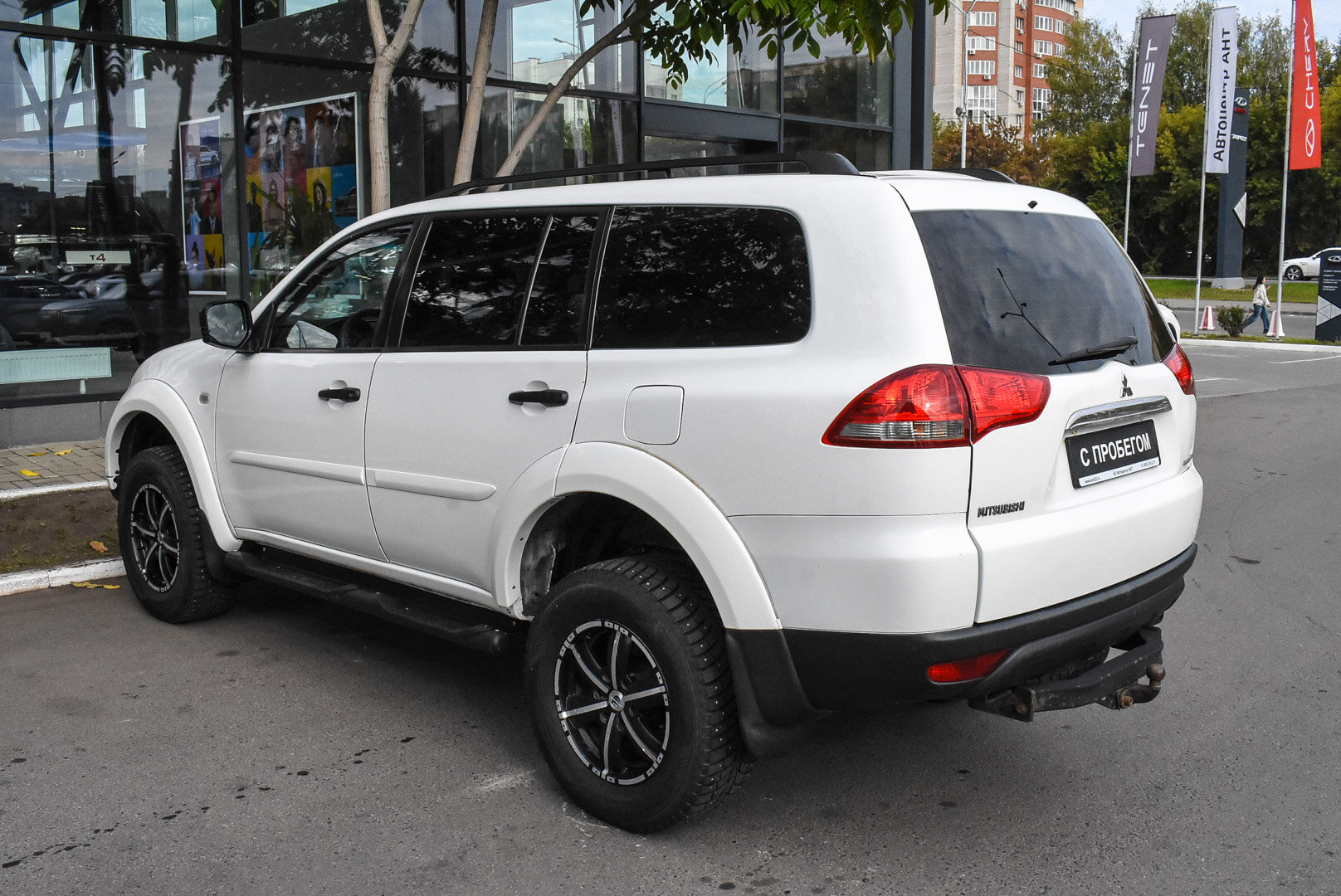 Mitsubishi Pajero Sport, II Рестайлинг 2.5d MT (178 л.с.) 4WD 2015