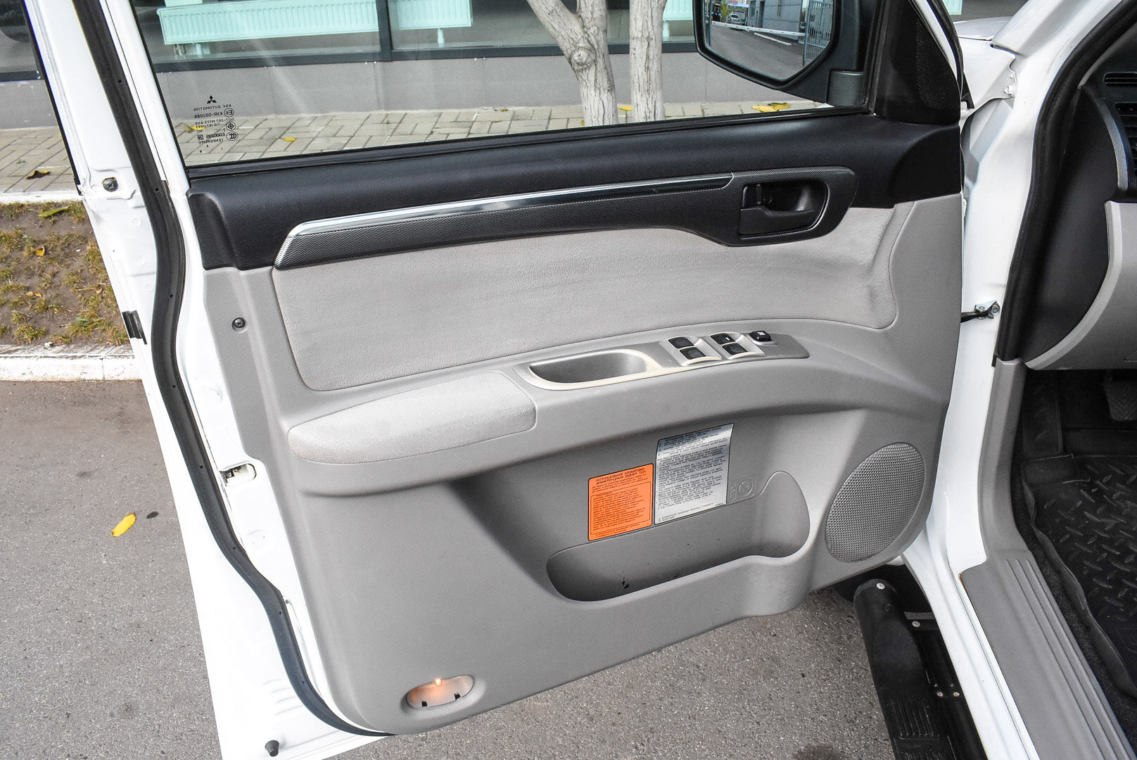 Mitsubishi Pajero Sport, II Рестайлинг 2.5d MT (178 л.с.) 4WD 2015