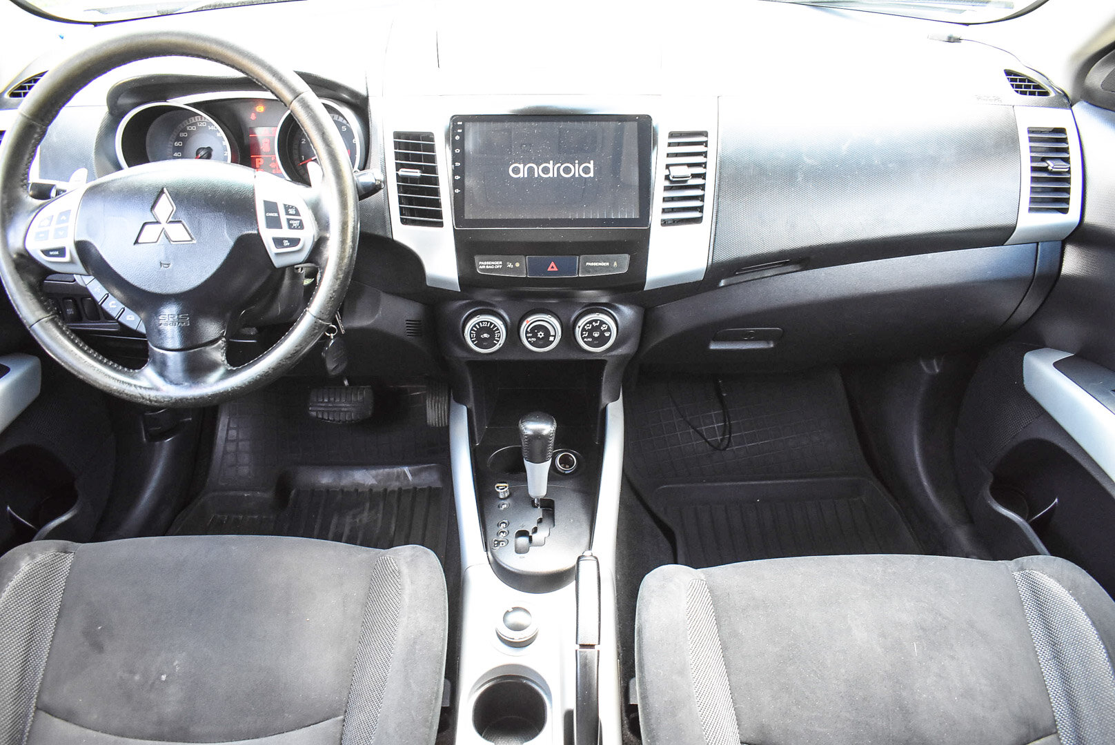 Mitsubishi Outlander, II 3.0 AT (220 л.с.) 4WD 2008