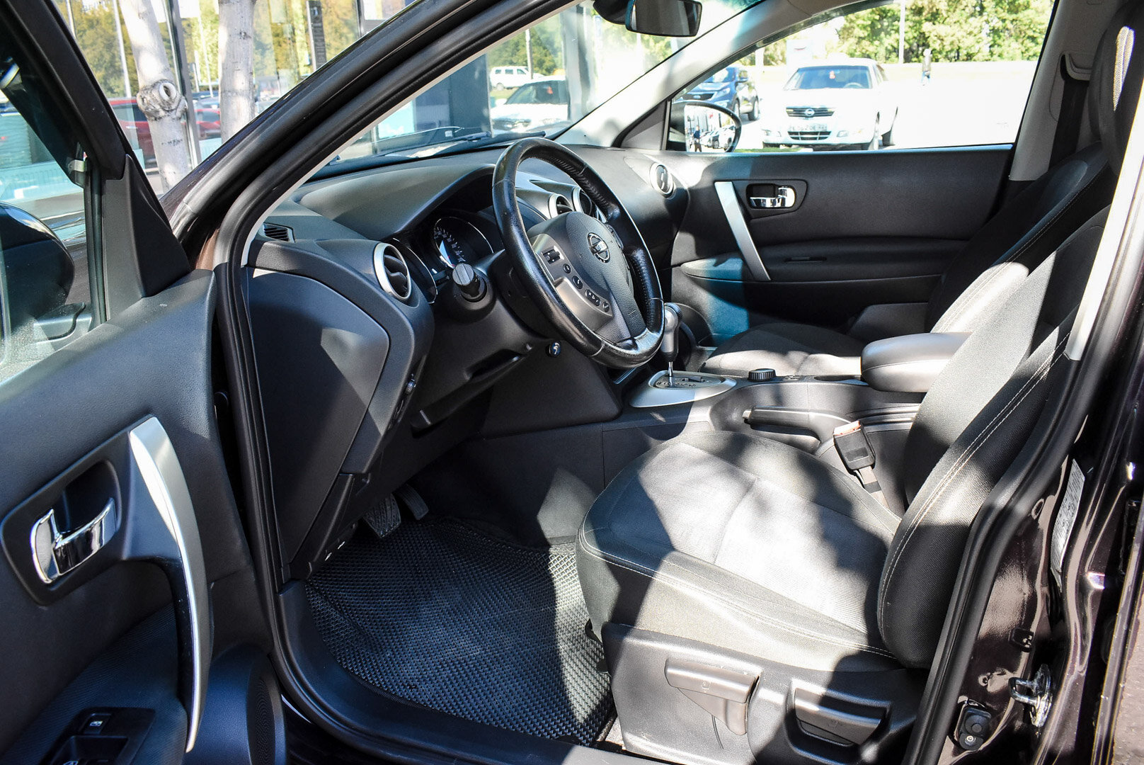 Nissan Qashqai, I Рестайлинг 2.0 CVT (141 л.с.) 4WD 2011