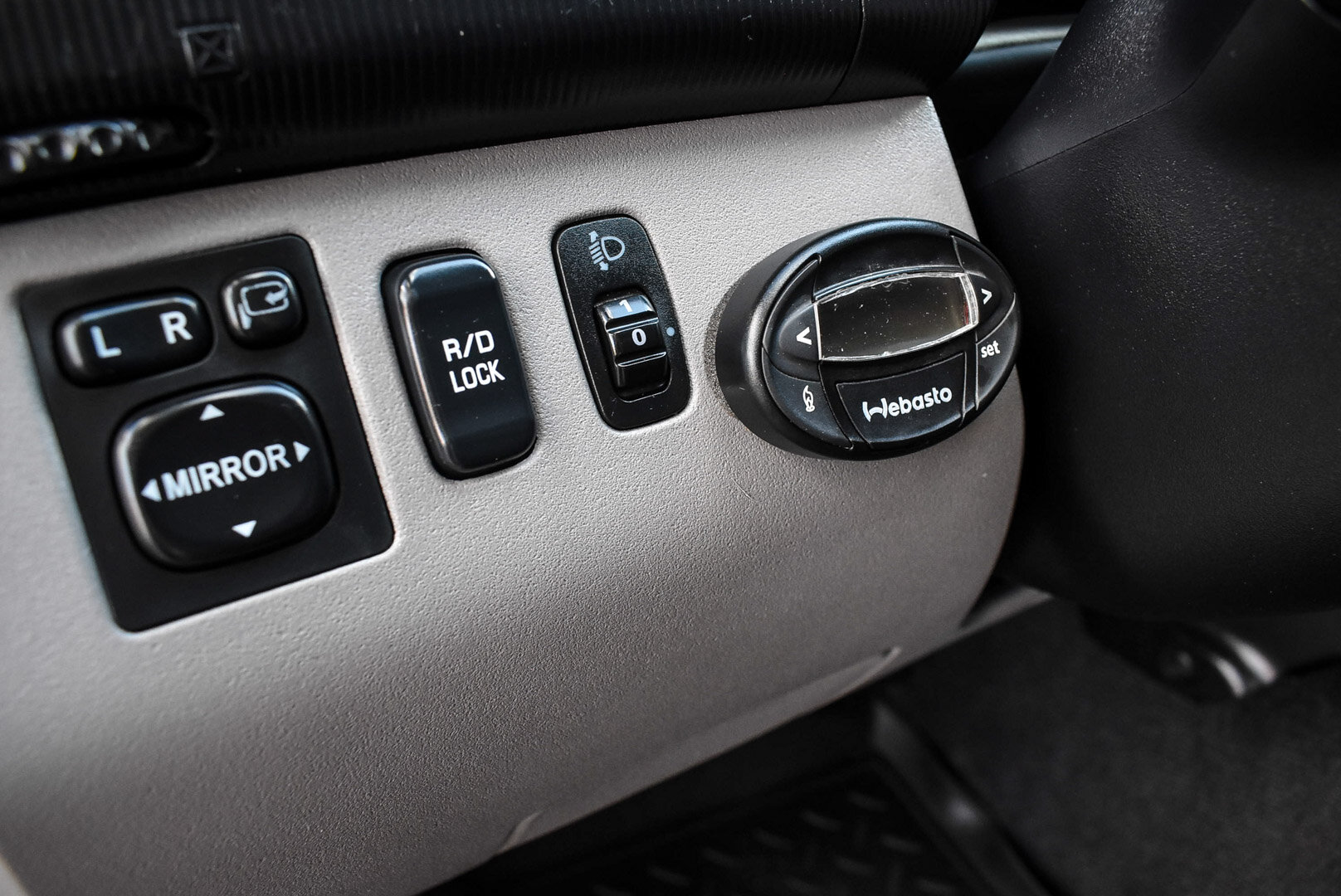 Mitsubishi Pajero Sport, II 3.2d AT (163 л.с.) 4WD 2008
