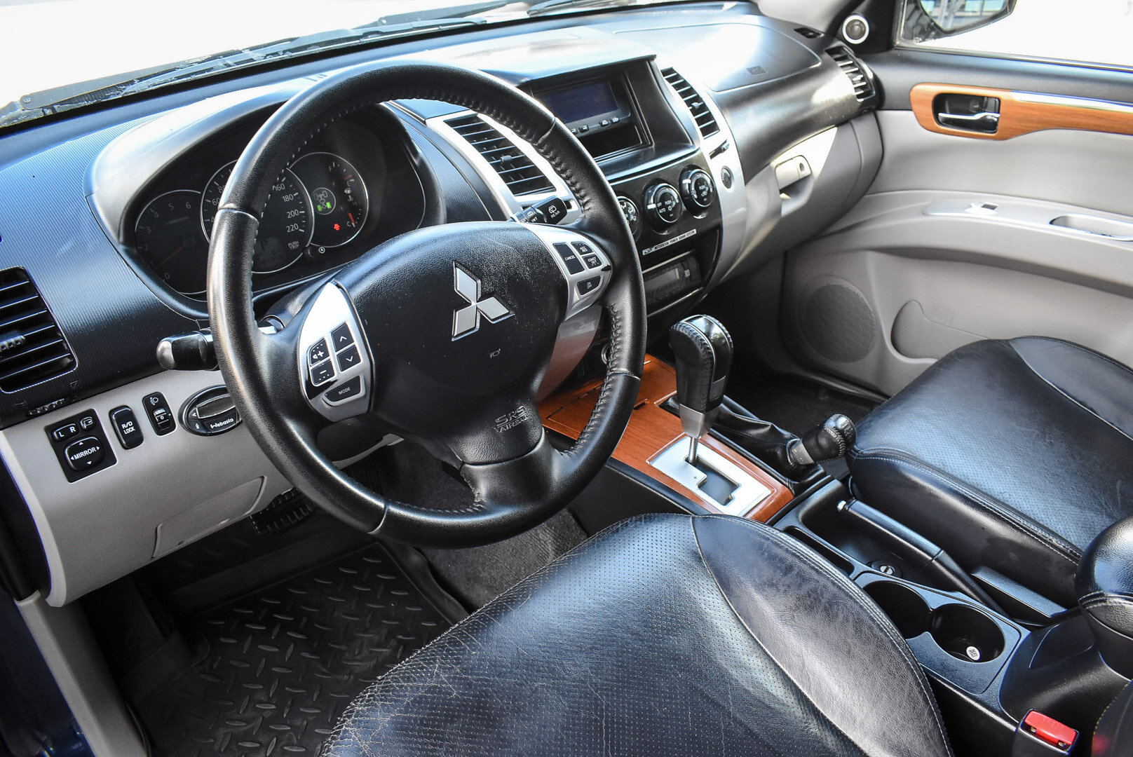Mitsubishi Pajero Sport, II 3.2d AT (163 л.с.) 4WD 2008