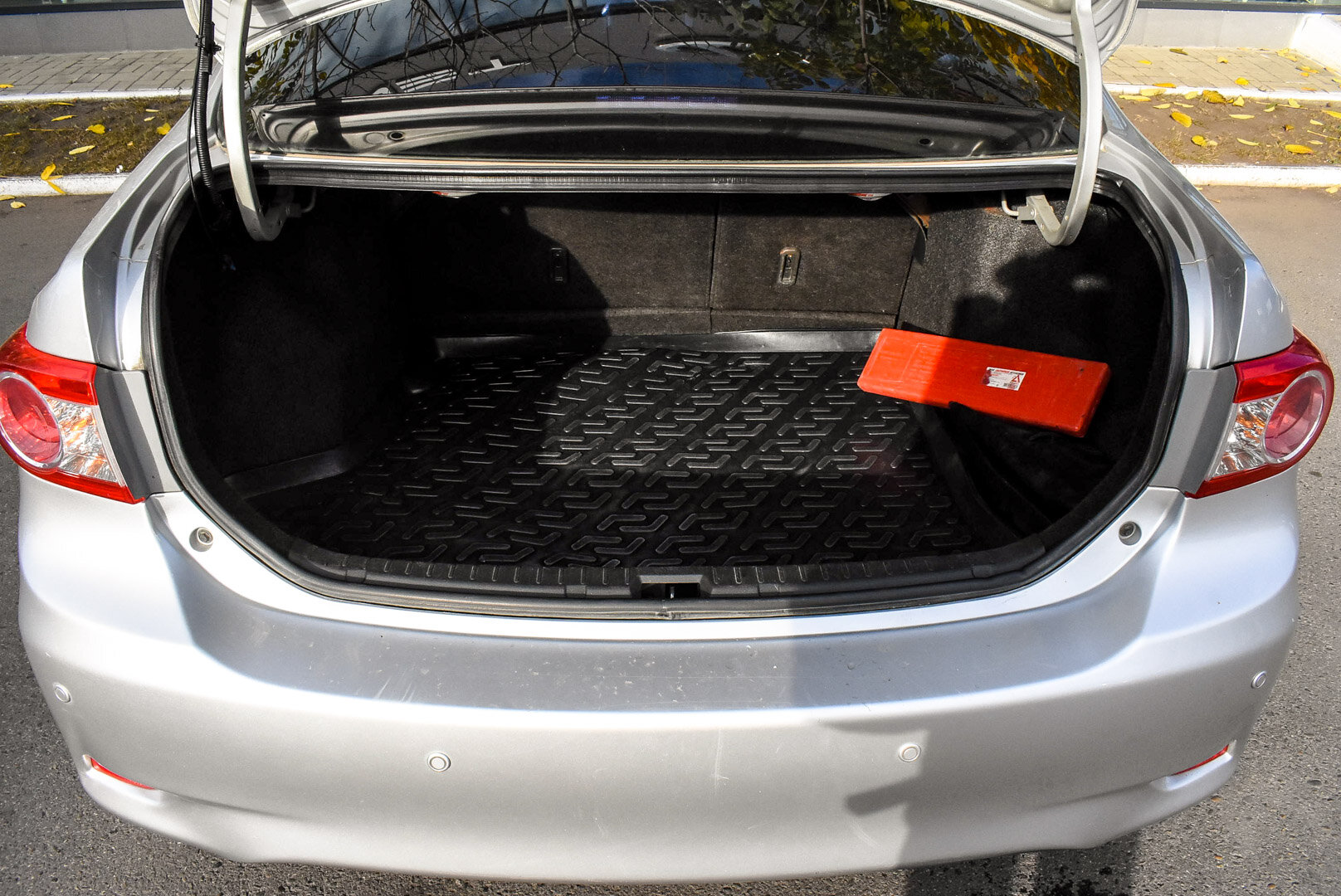 Toyota Corolla, X (E140, E150) Рестайлинг 1.6 AT (124 л.с.) 2011