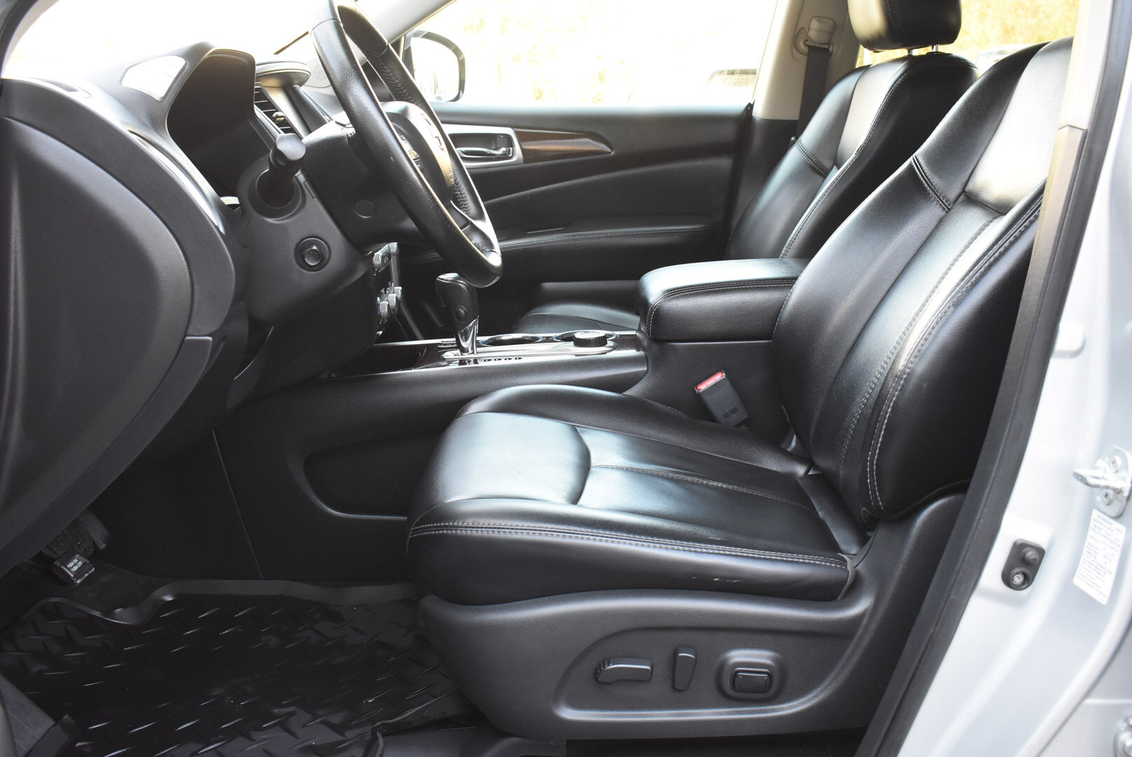 Nissan Pathfinder, IV 3.5 CVT (249 л.с.) 4WD 2014