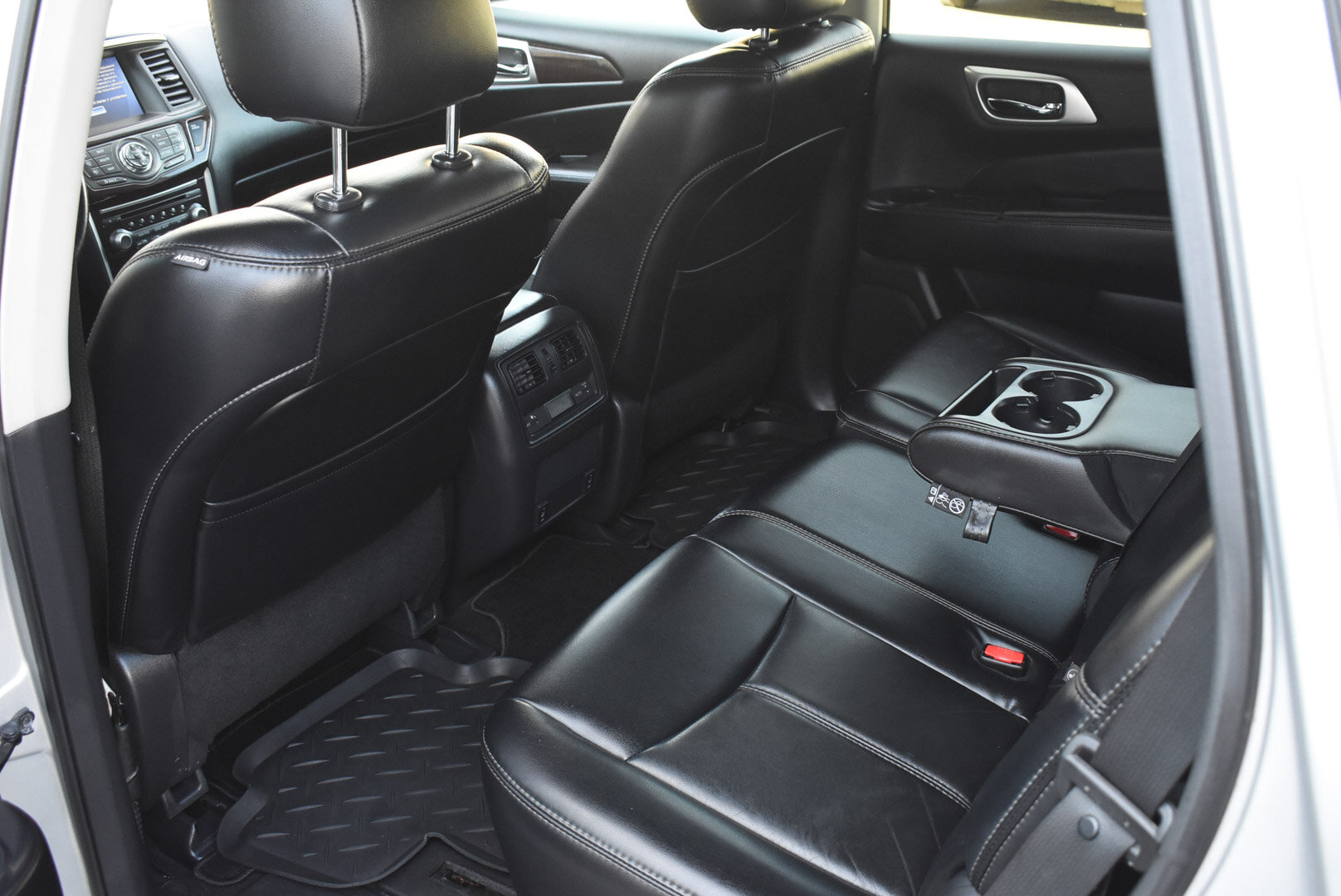 Nissan Pathfinder, IV 3.5 CVT (249 л.с.) 4WD 2014