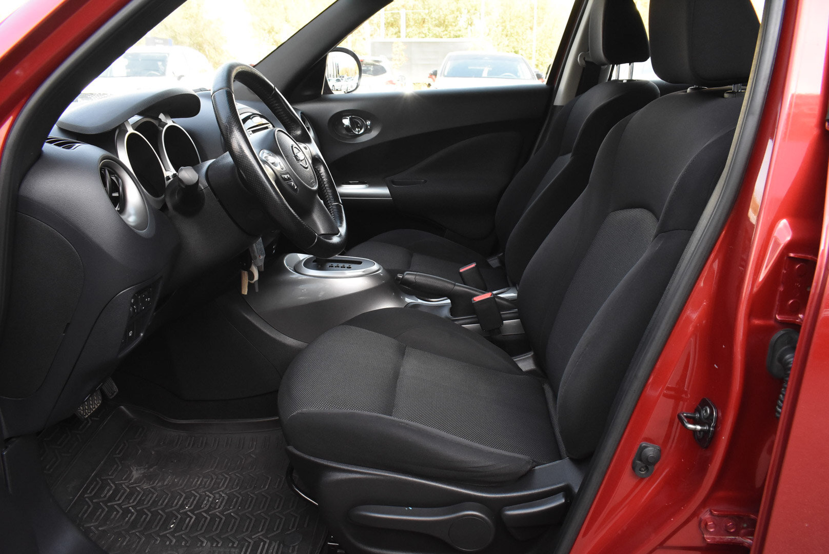 Nissan Juke, I 1.6 CVT (117 л.с.) 2013