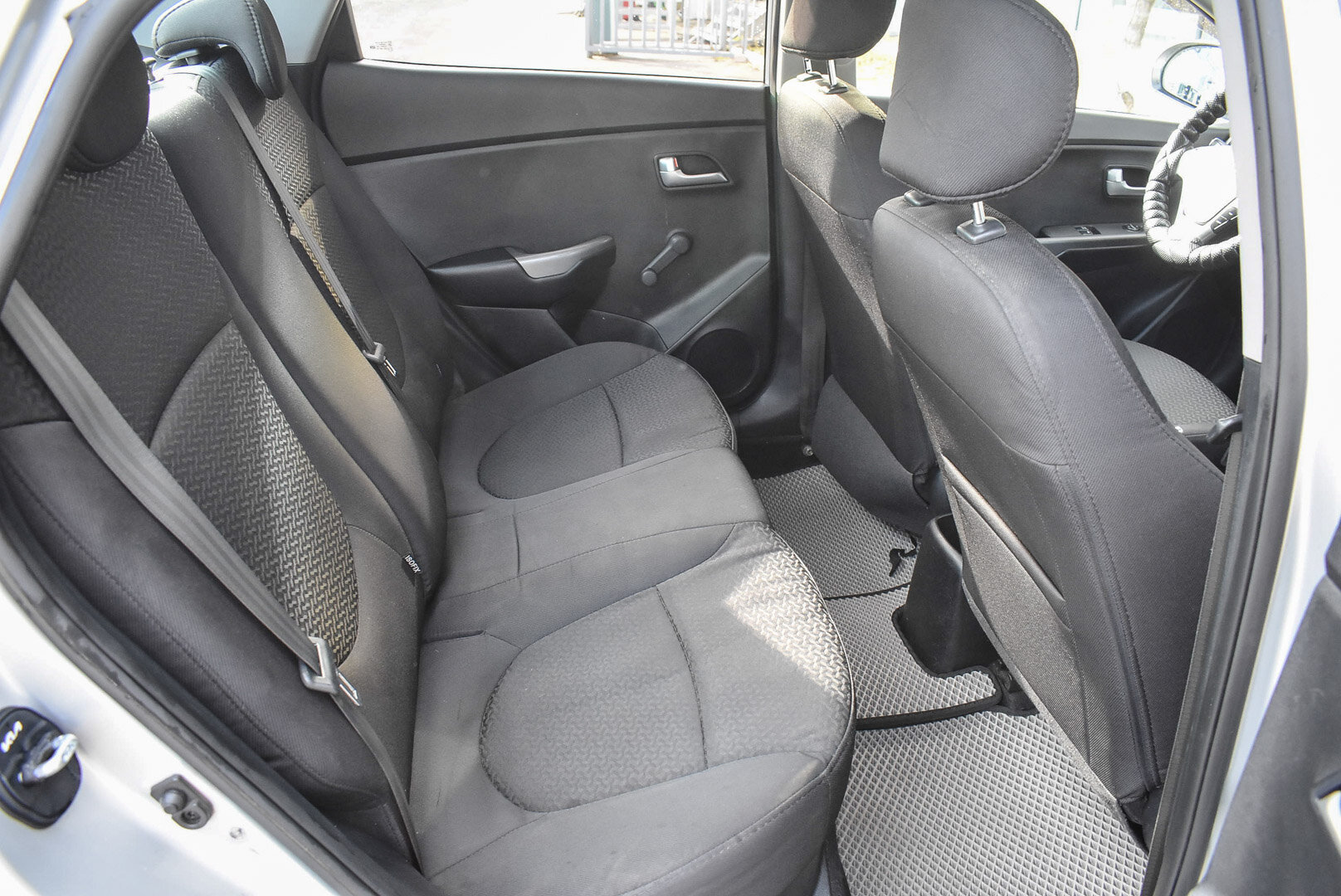 Kia Rio, III Рестайлинг 1.4 MT (107 л.с.) 2016