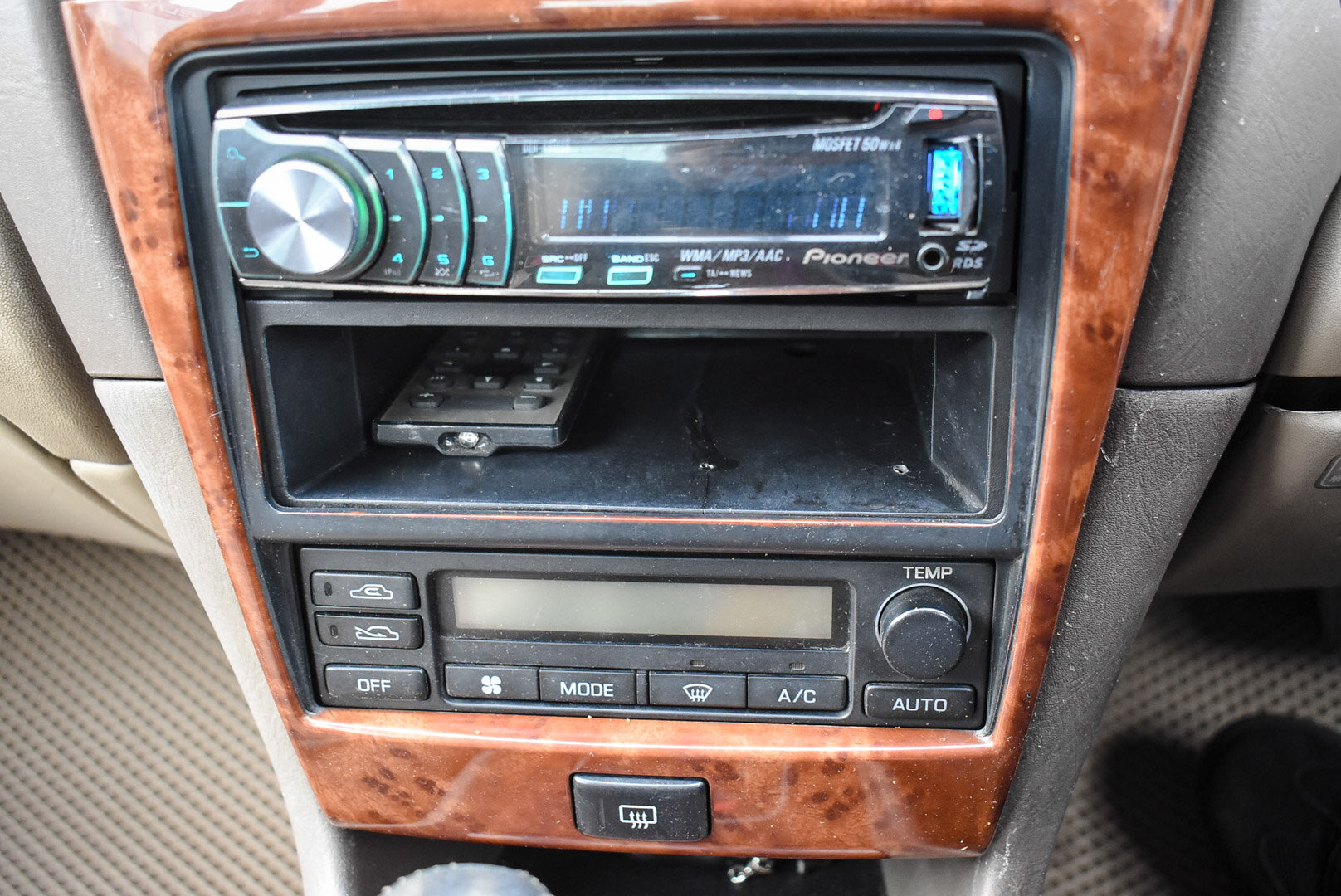 Nissan Bluebird Sylphy, I (G10) 1.8 AT (120 л.с.) 2003