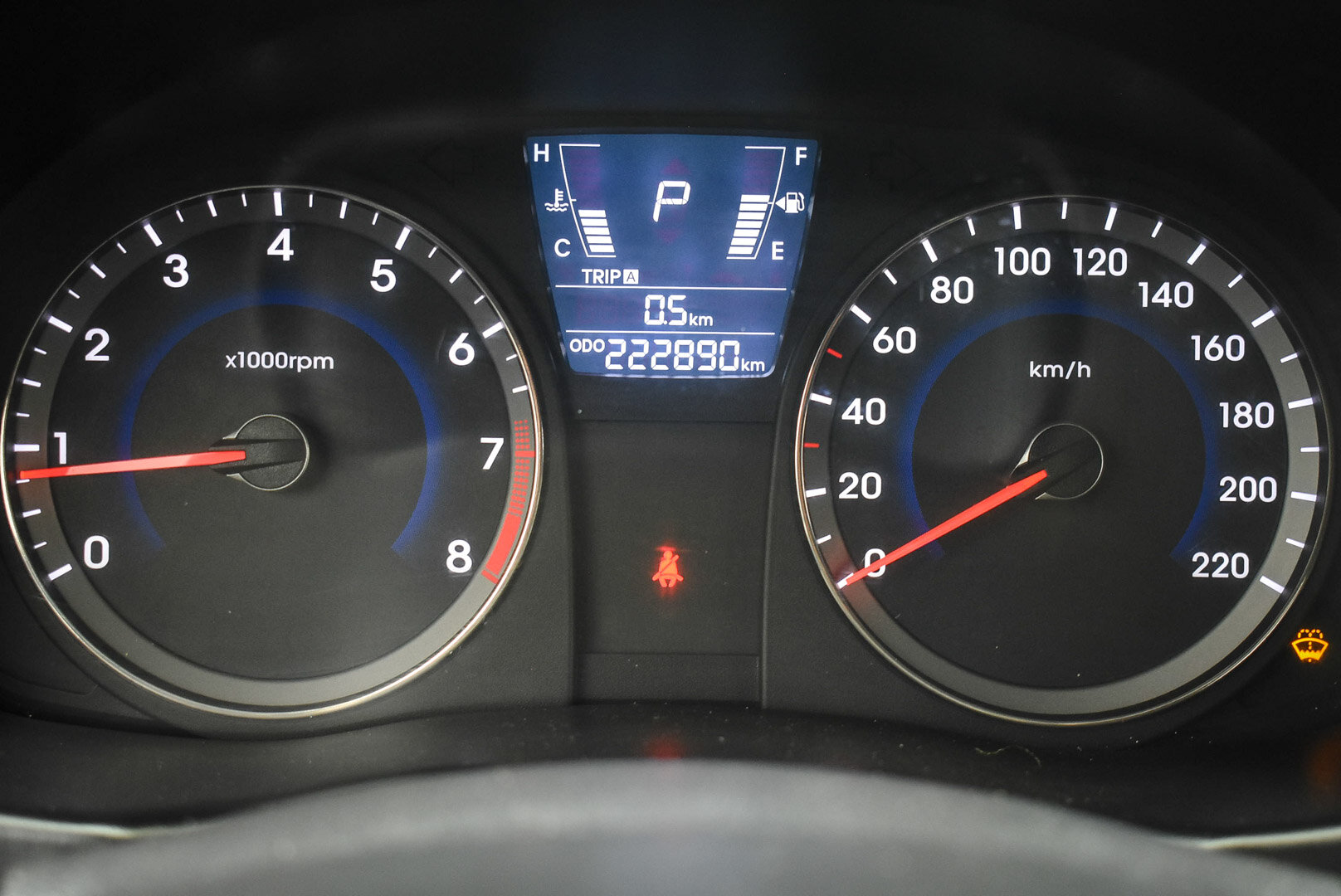 Hyundai Solaris, I 1.6 AT (123 л.с.) 2011